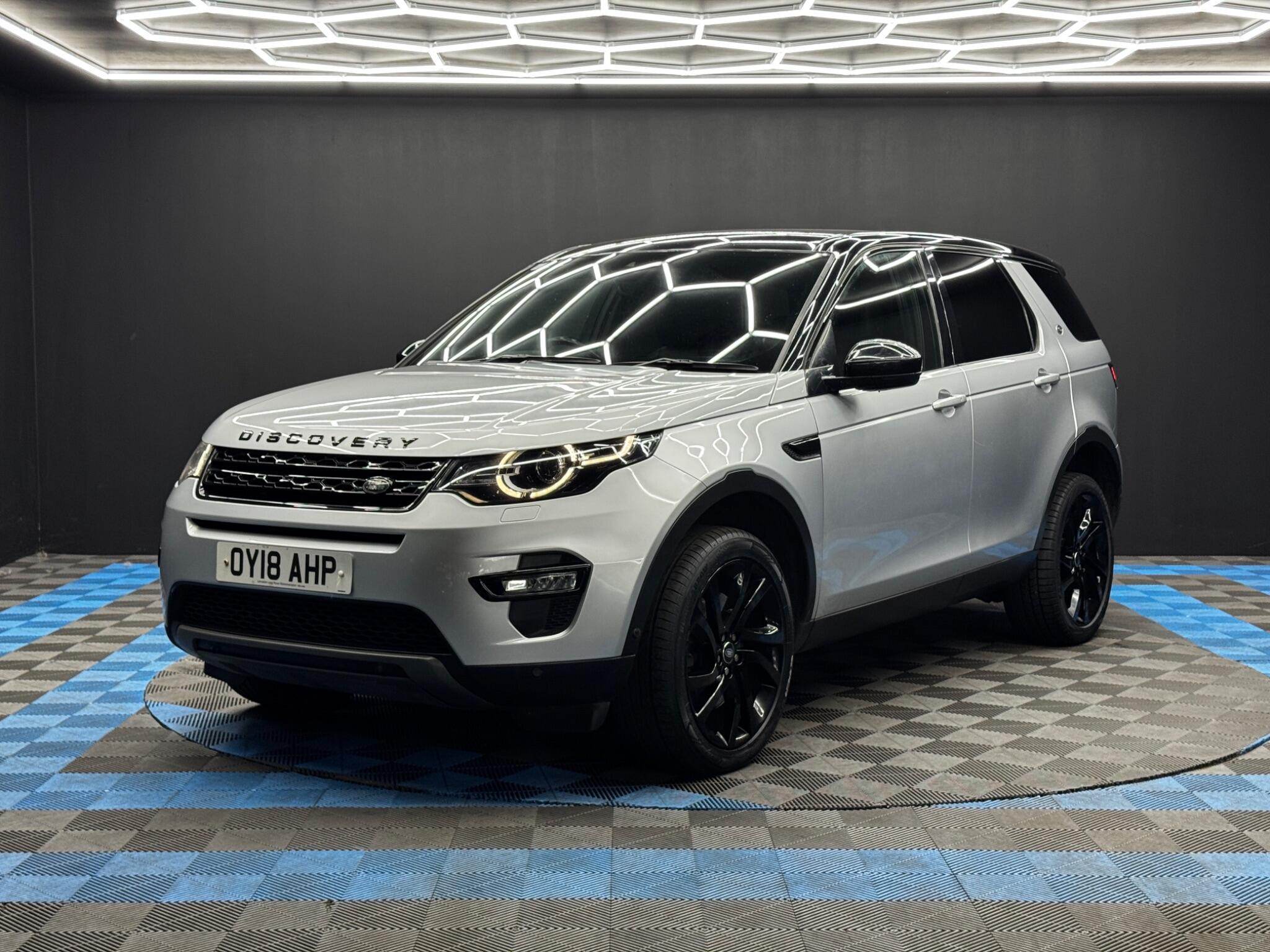 Land Rover Discovery Sport view 3