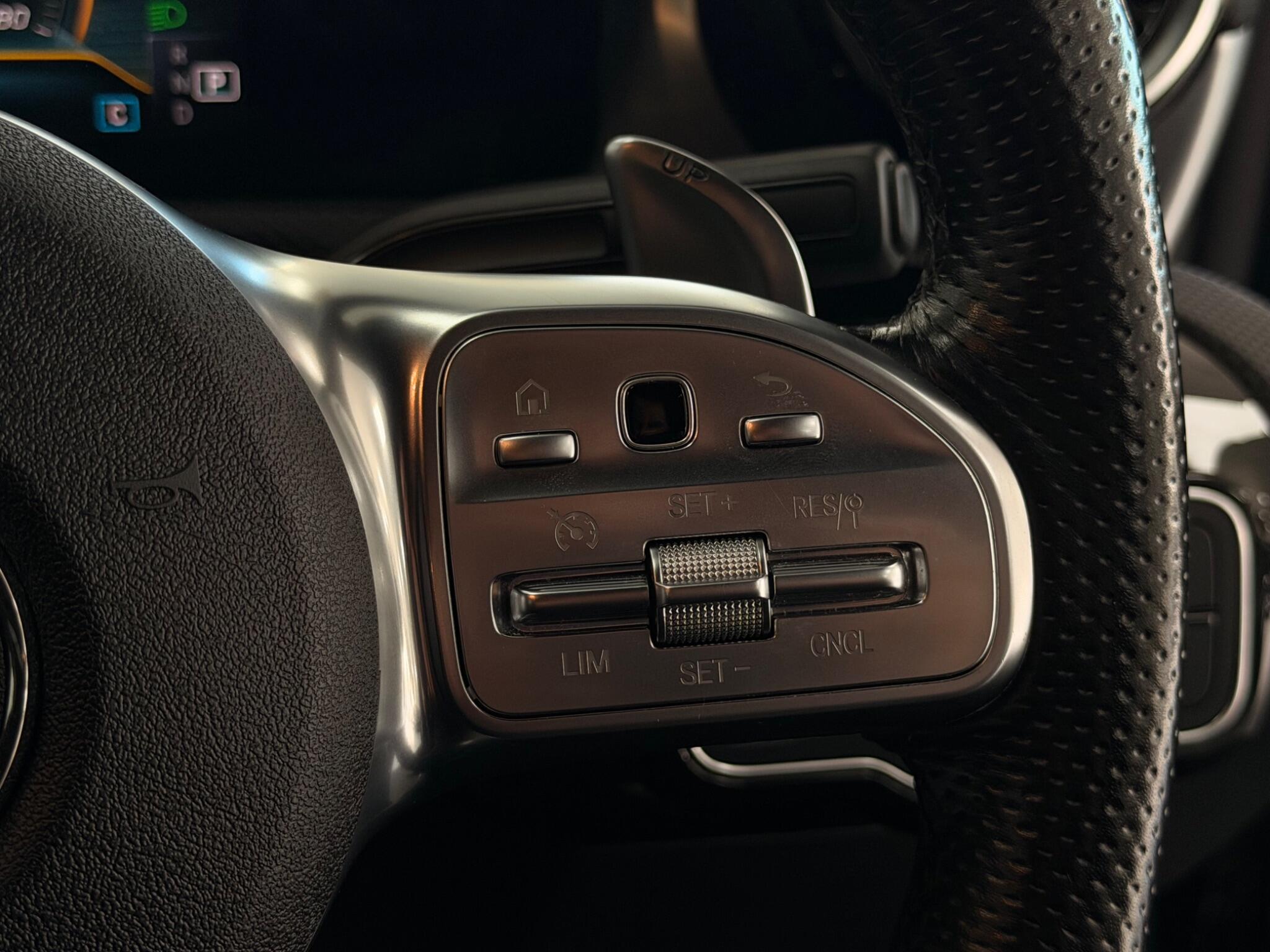Mercedes-Benz Cla view 25