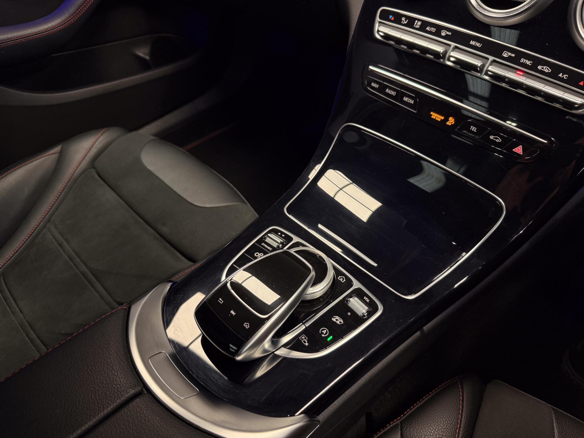 Mercedes-Benz C-Class view 42