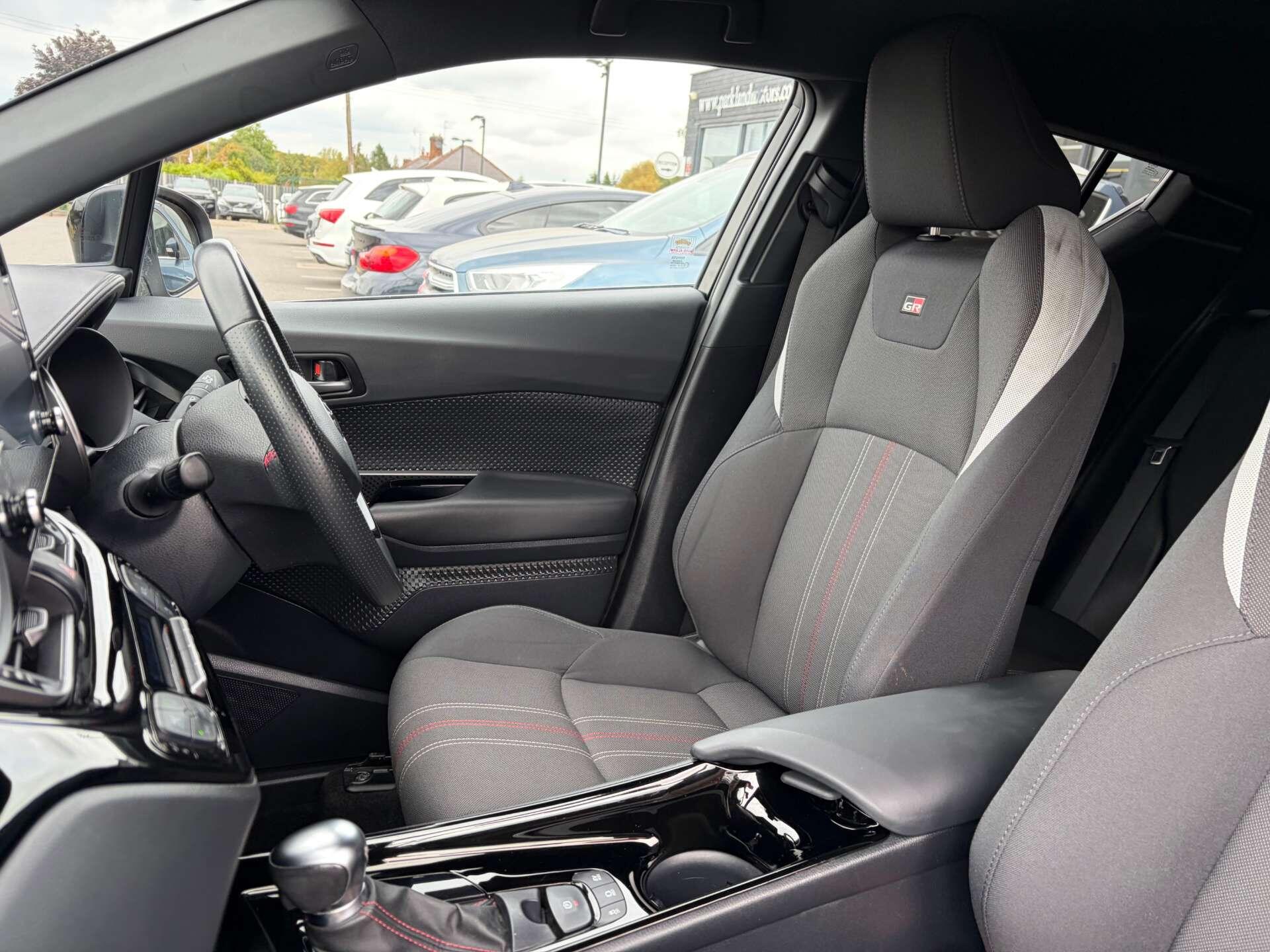 Toyota C-HR view 18