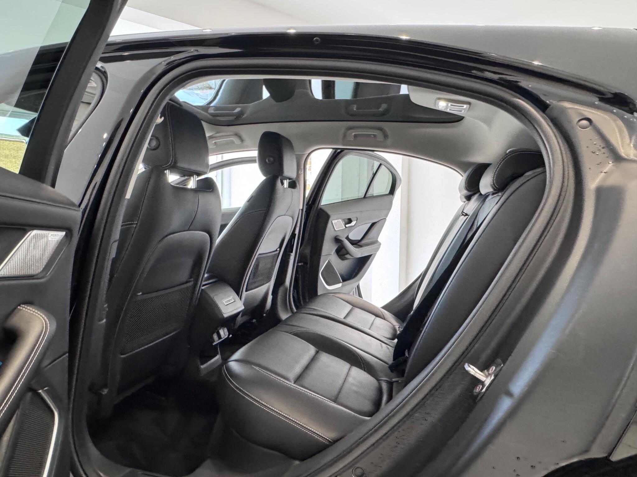 Jaguar I-Pace view 10