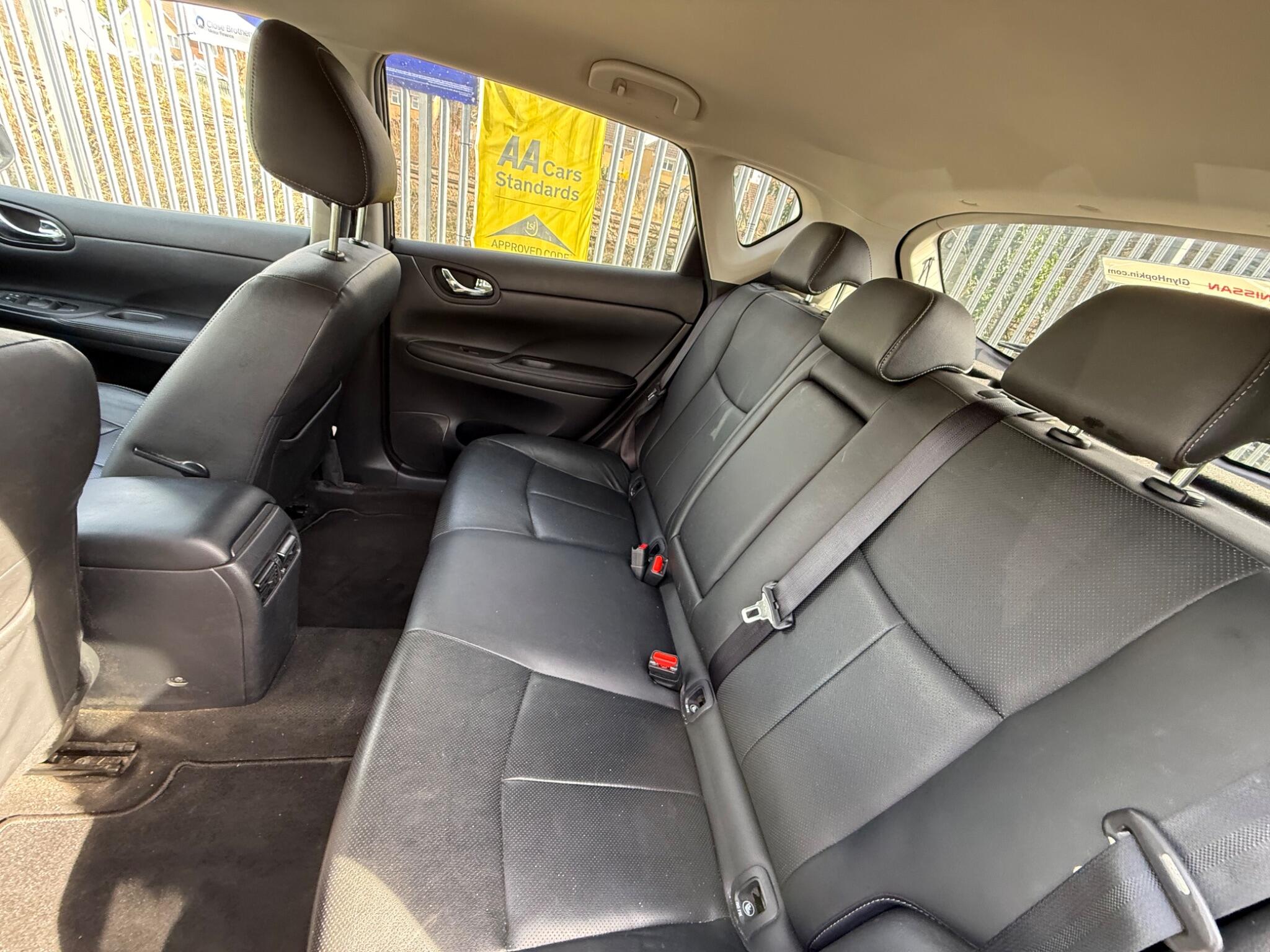 2016 Nissan Pulsar image 27