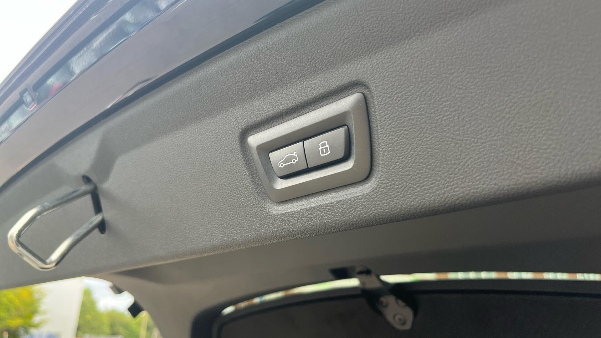 BMW i4 view 28