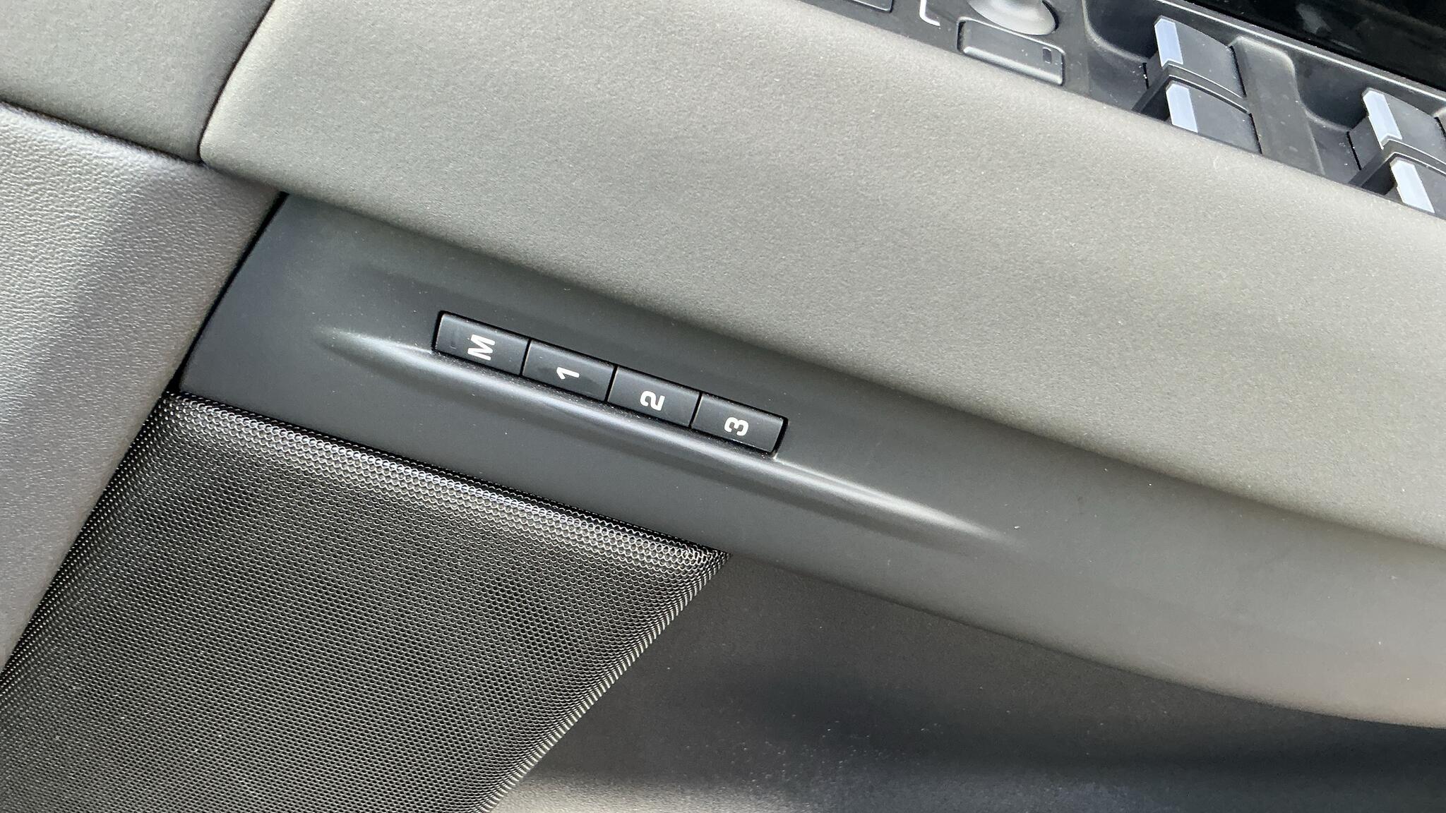 Land Rover Range Rover Evoque view 20