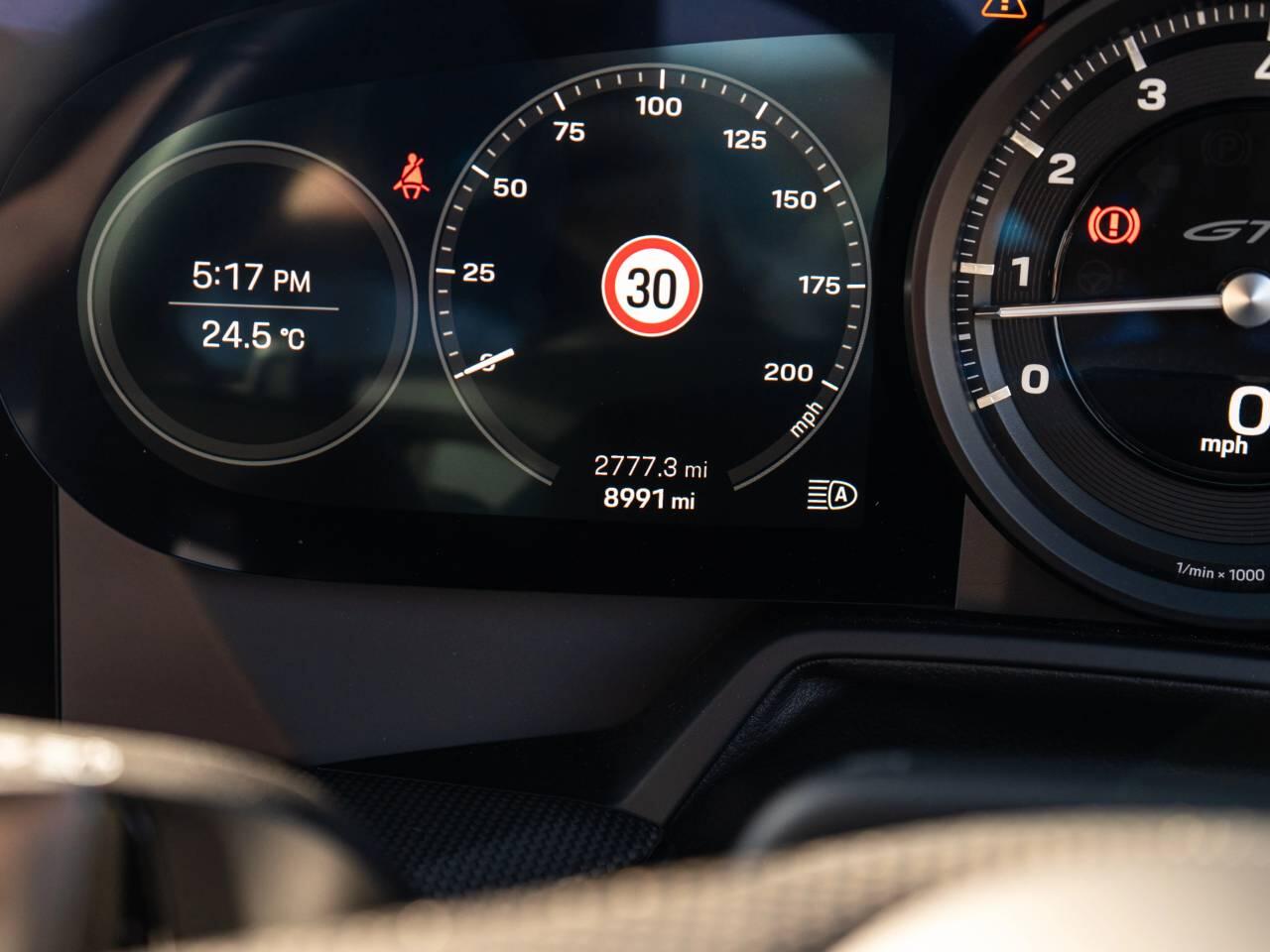 Porsche 911 view 21