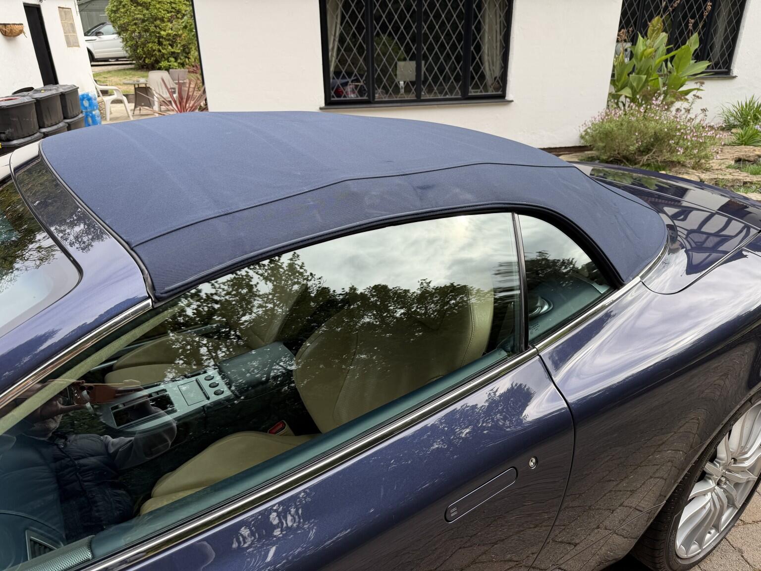 Aston Martin DB9 view 10