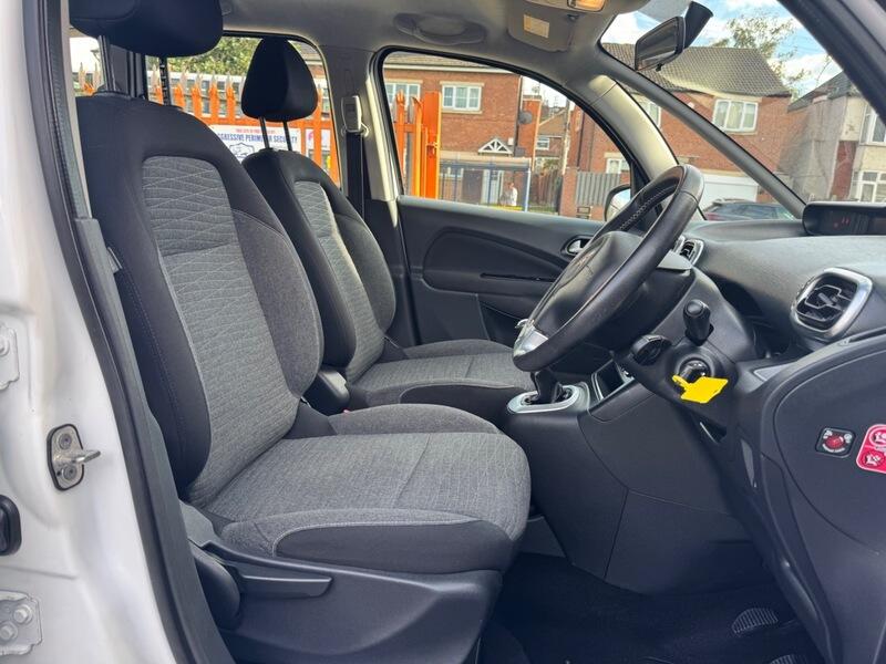 Citroen C3 Picasso view 11