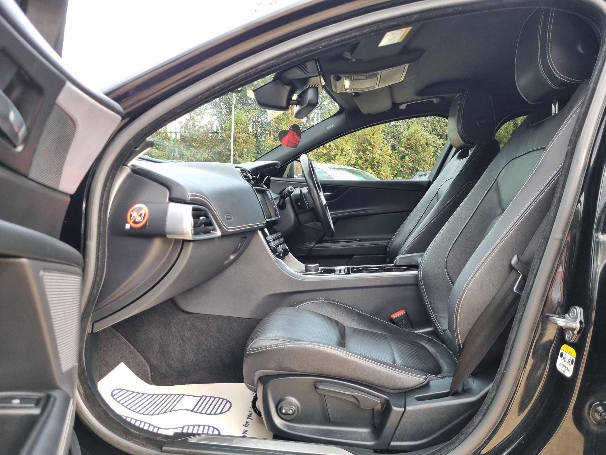 Jaguar Xe view 45