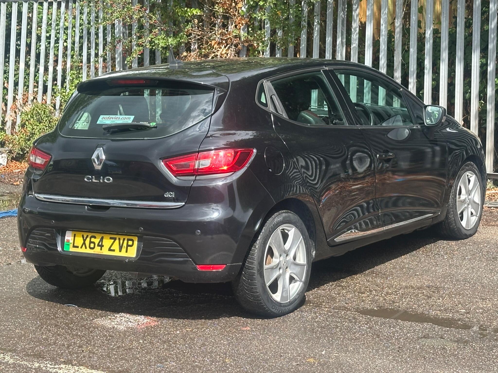 Renault Clio view 6