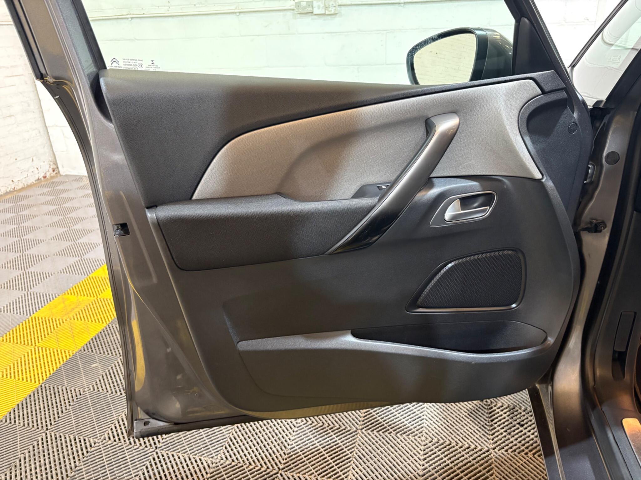Citroen Grand C4 Spacetourer view 40