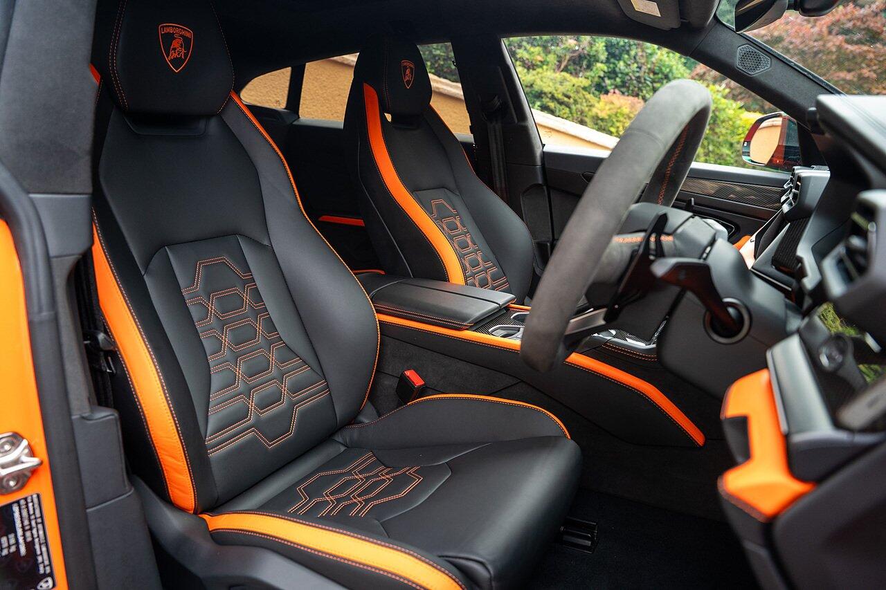 Lamborghini Urus view 44