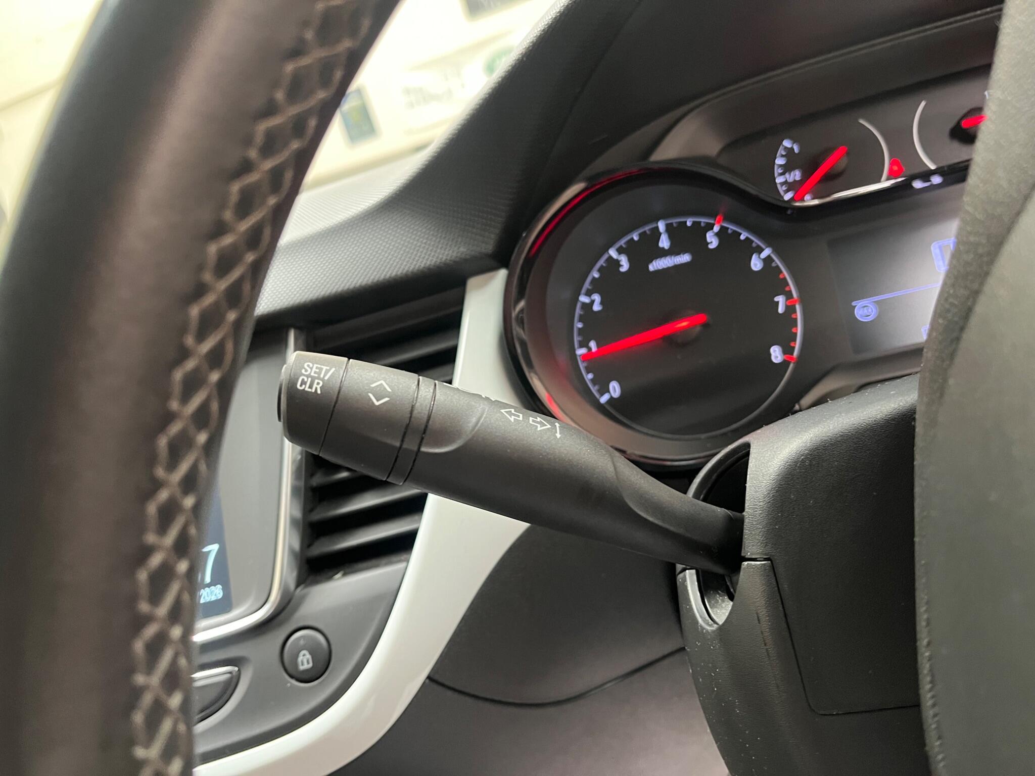 Vauxhall Crossland X view 25
