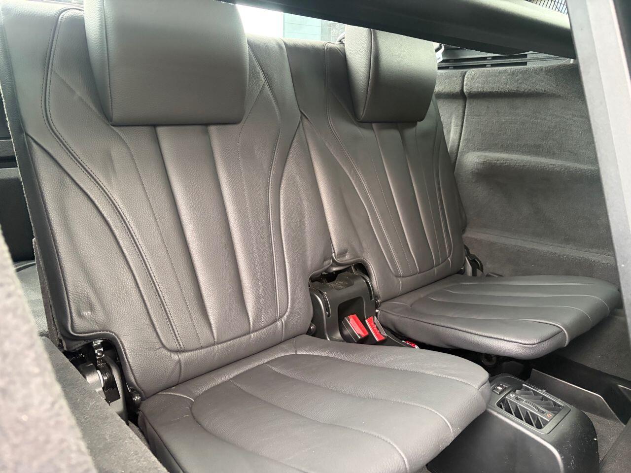 BMW X5 view 28