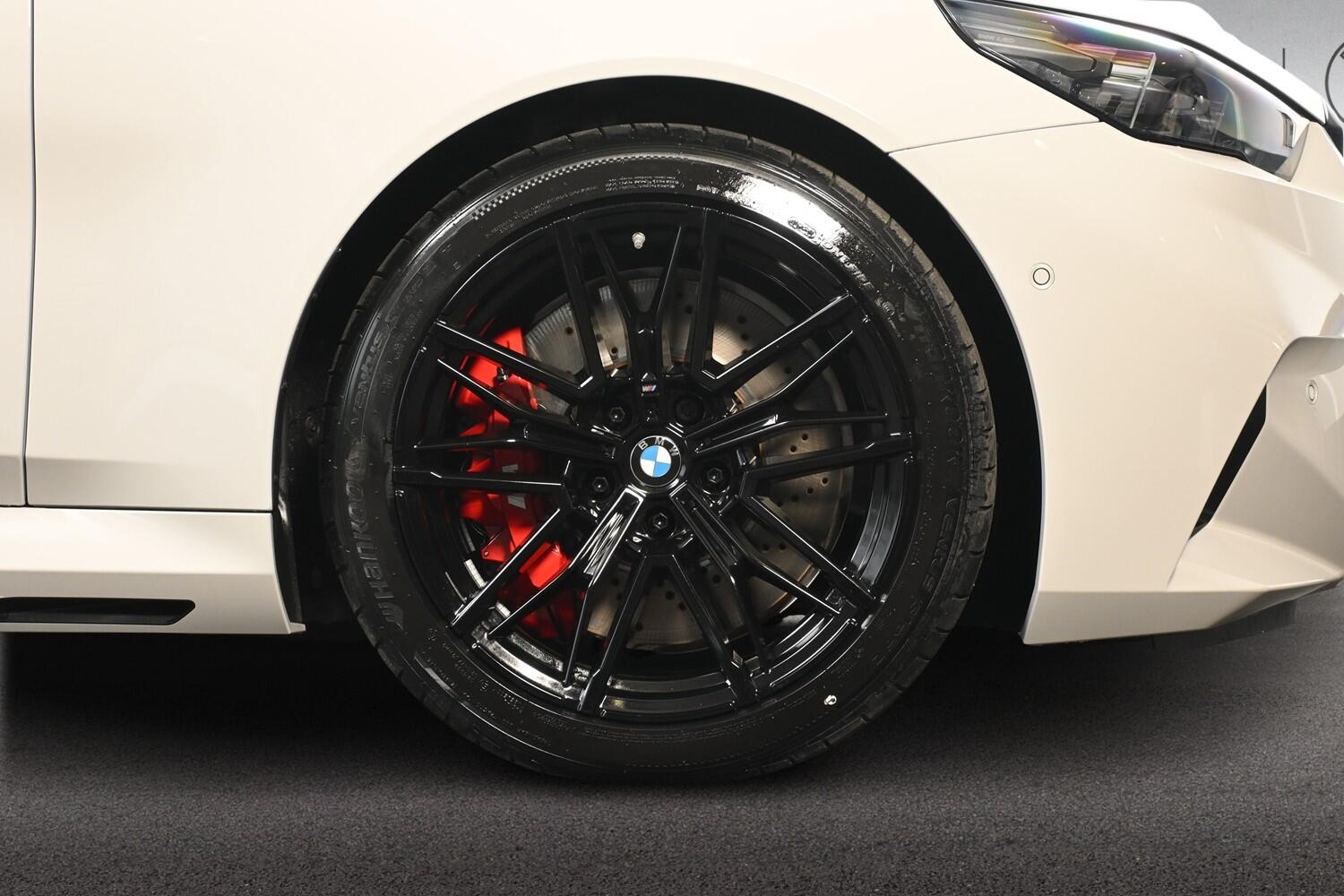 BMW M5 view 14