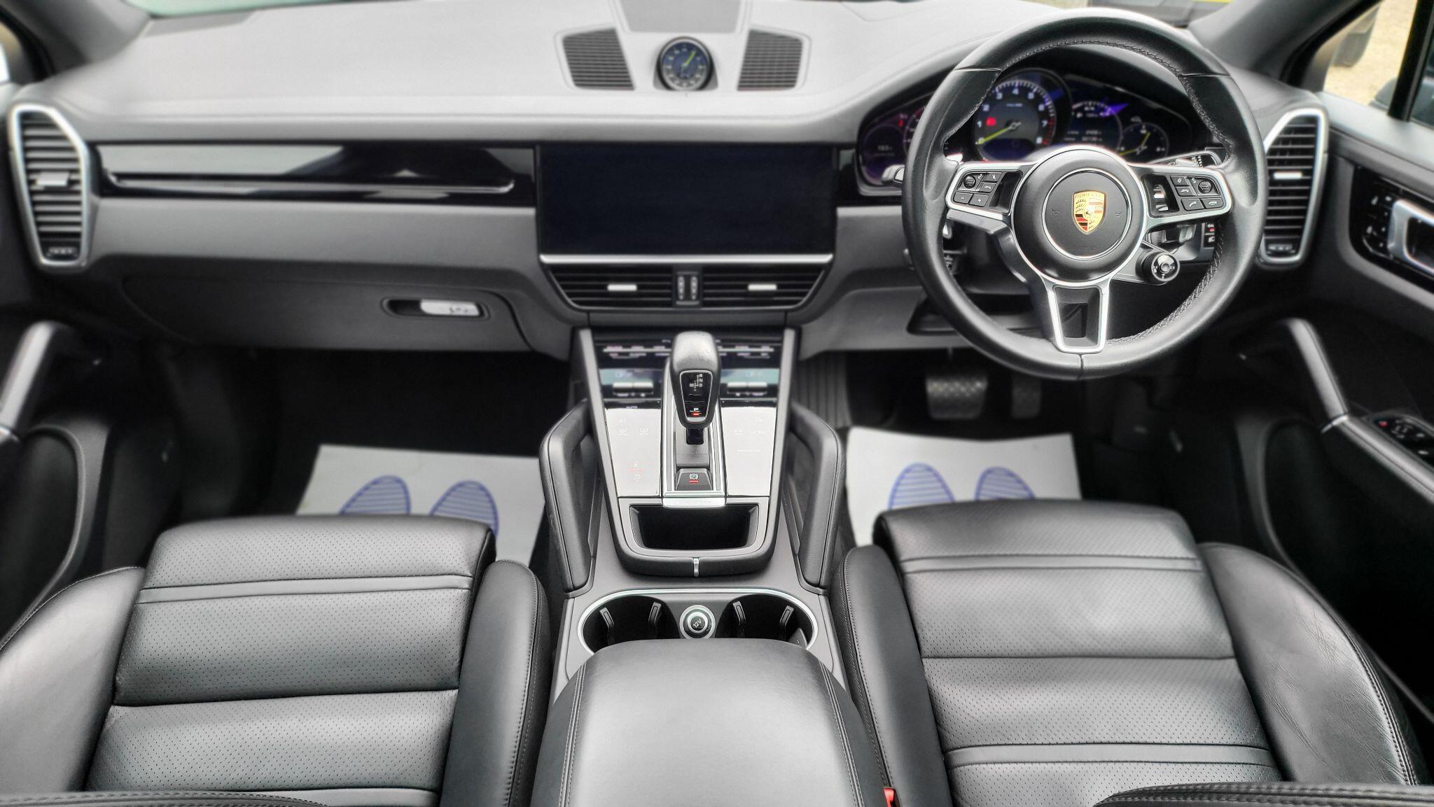 Porsche Cayenne view 3