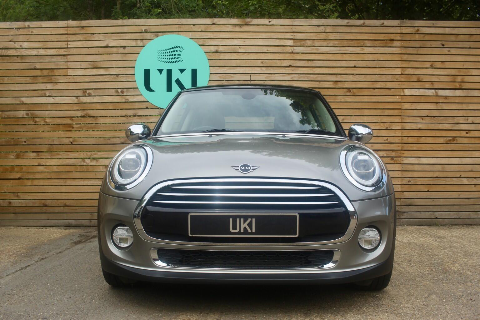 Mini Hatch view 24