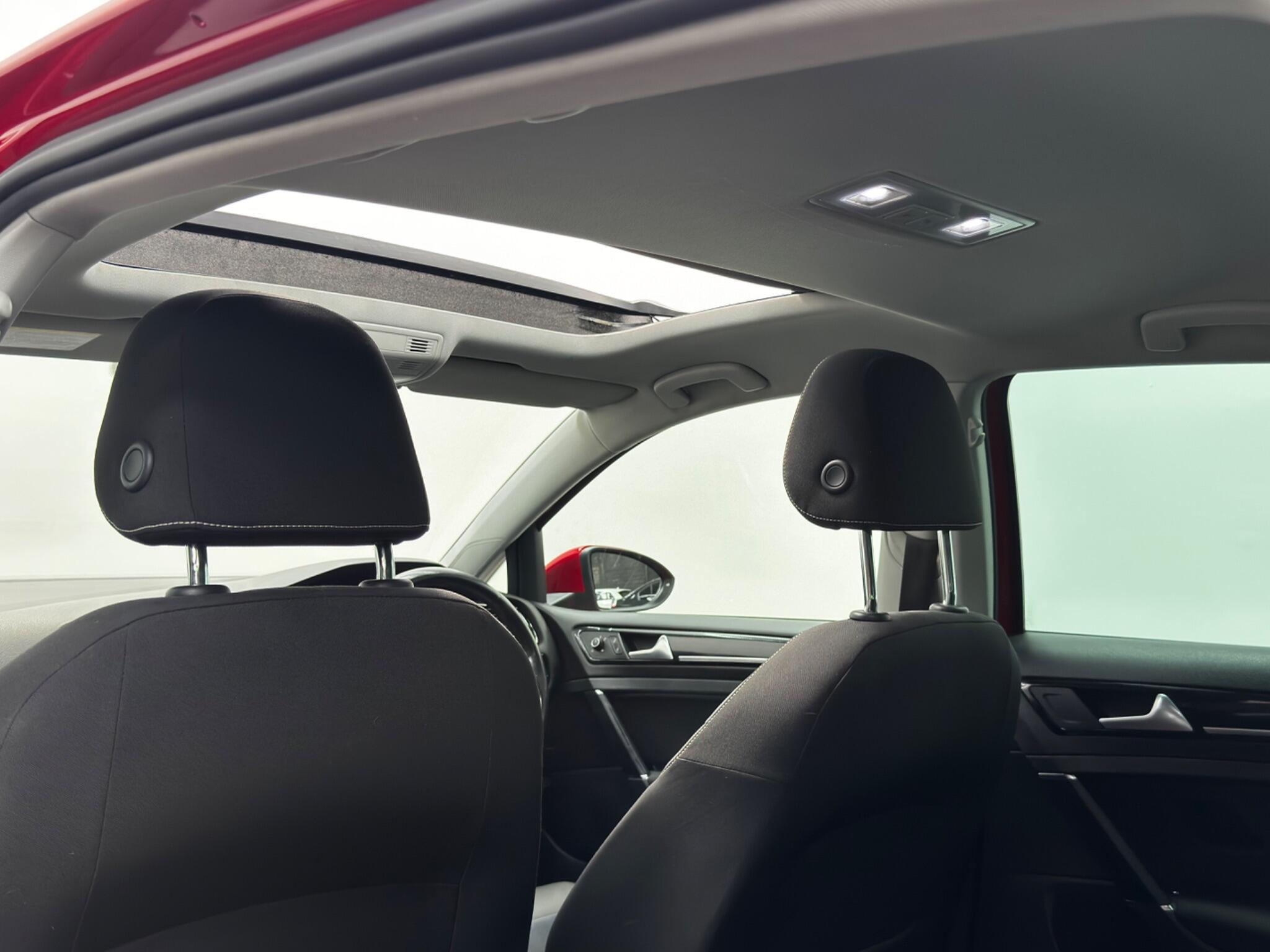 Volkswagen Golf view 10