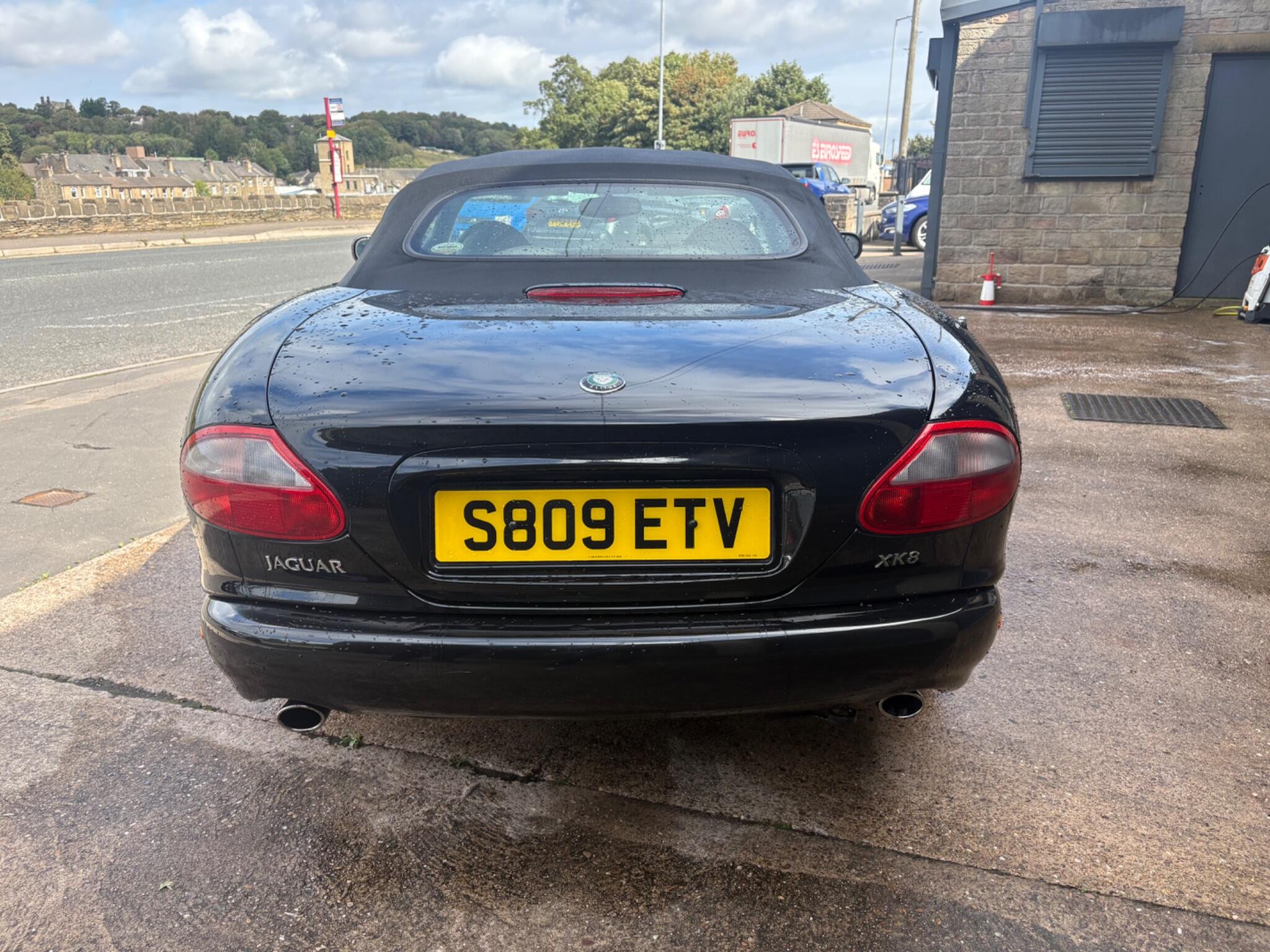Jaguar XK8 view 15