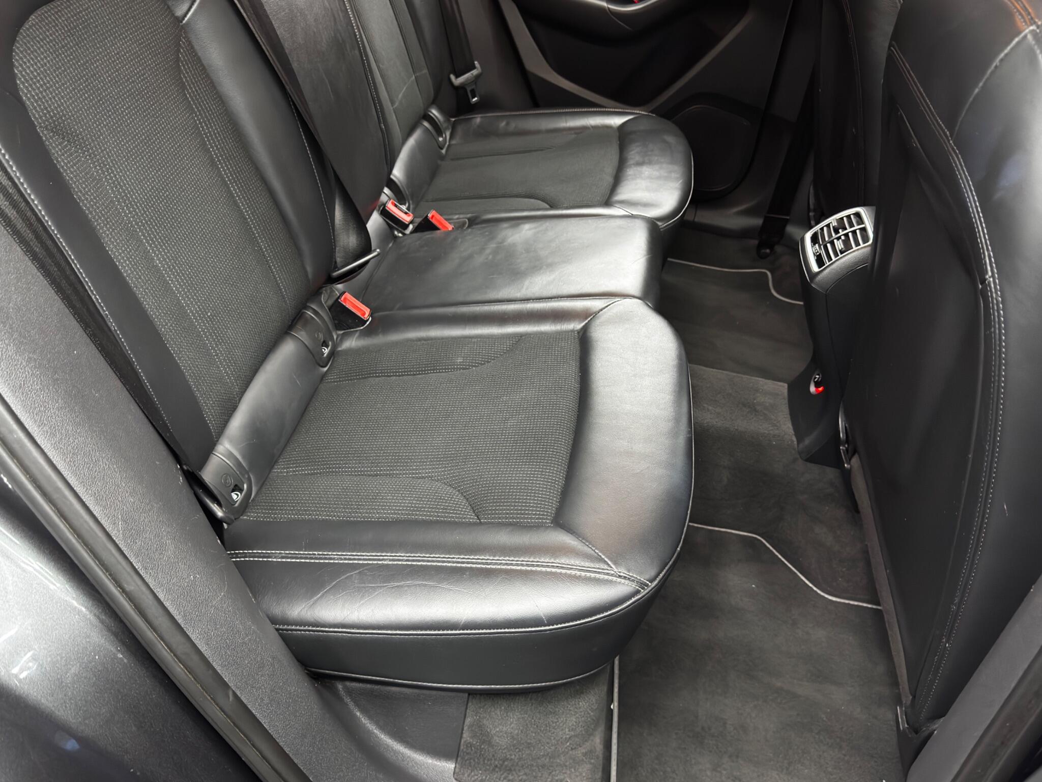 Audi Q3 view 16