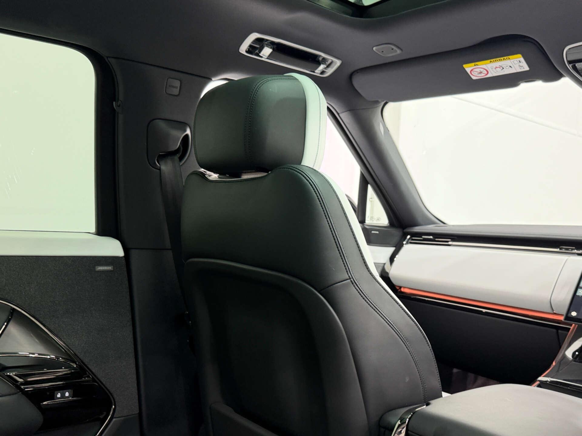 Land Rover Range Rover Sport view 16