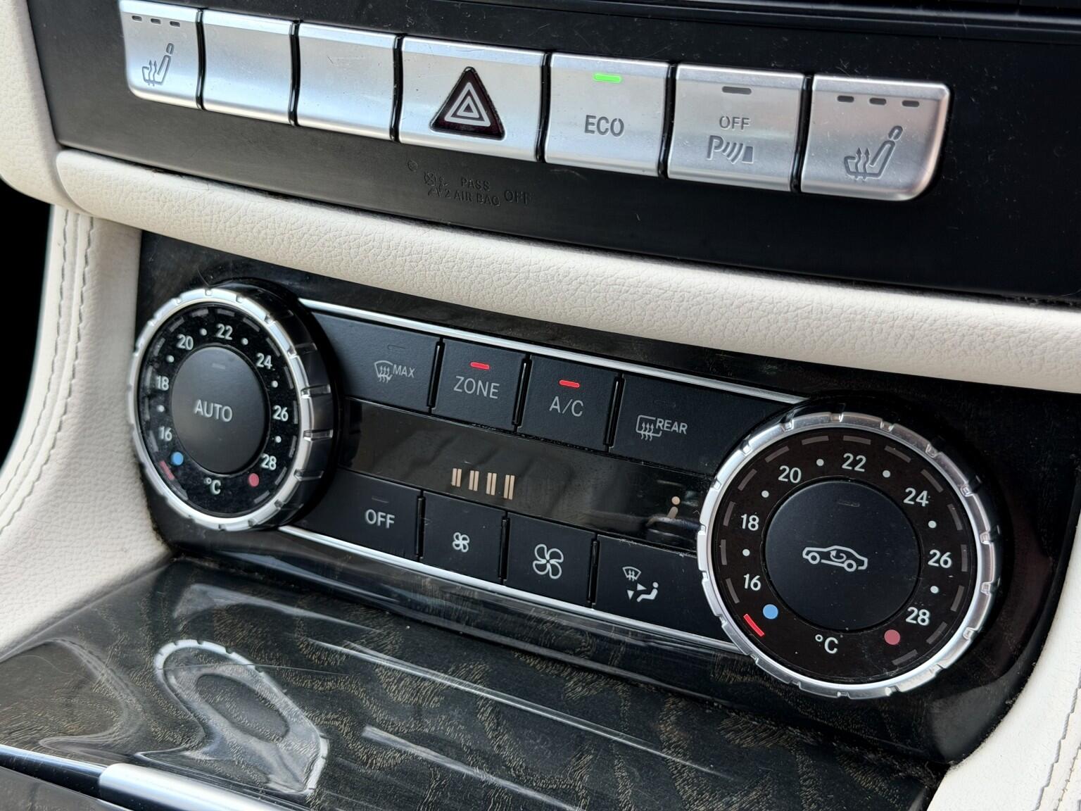 Mercedes-Benz CLS view 24