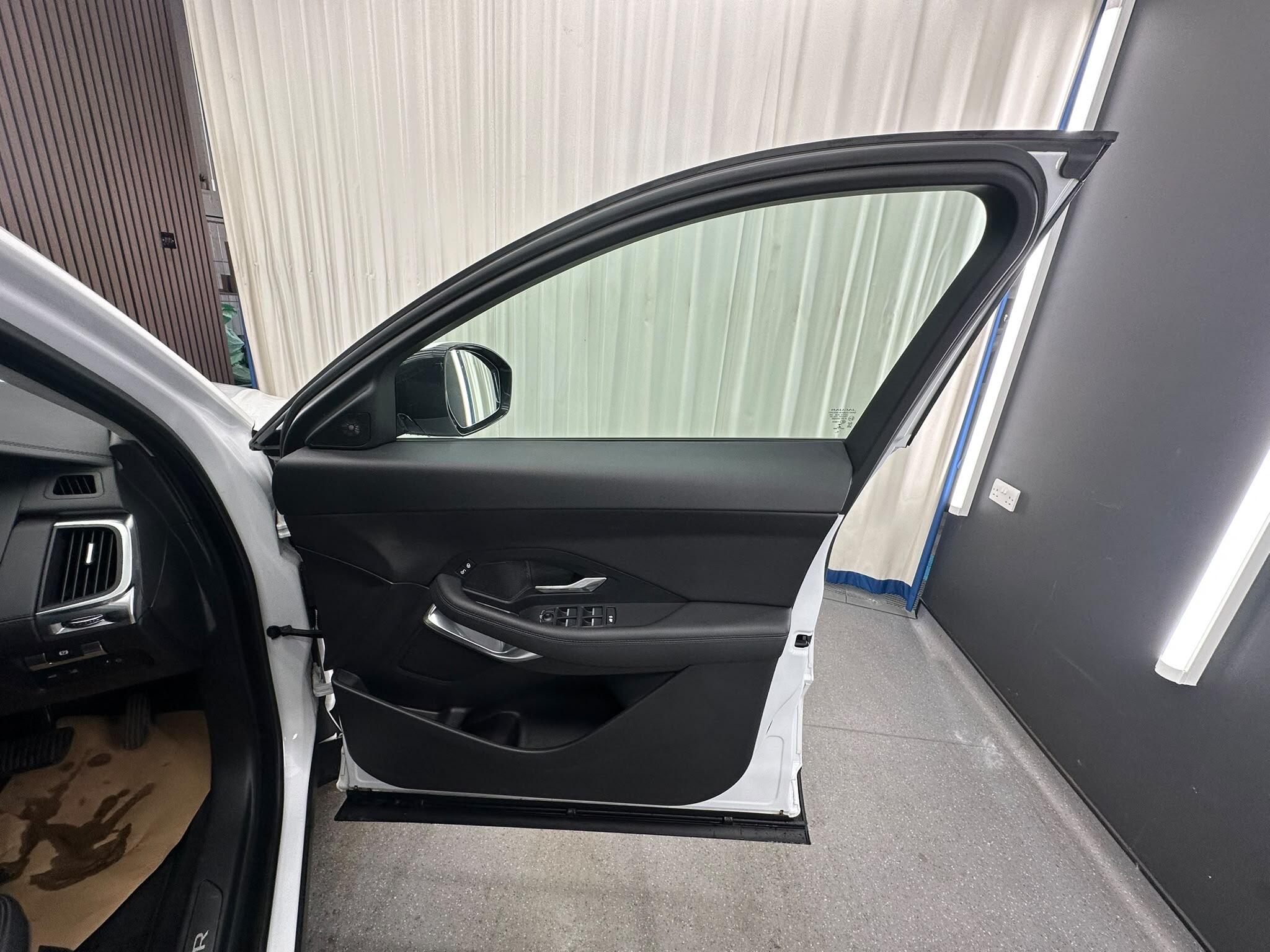Jaguar E-Pace view 20