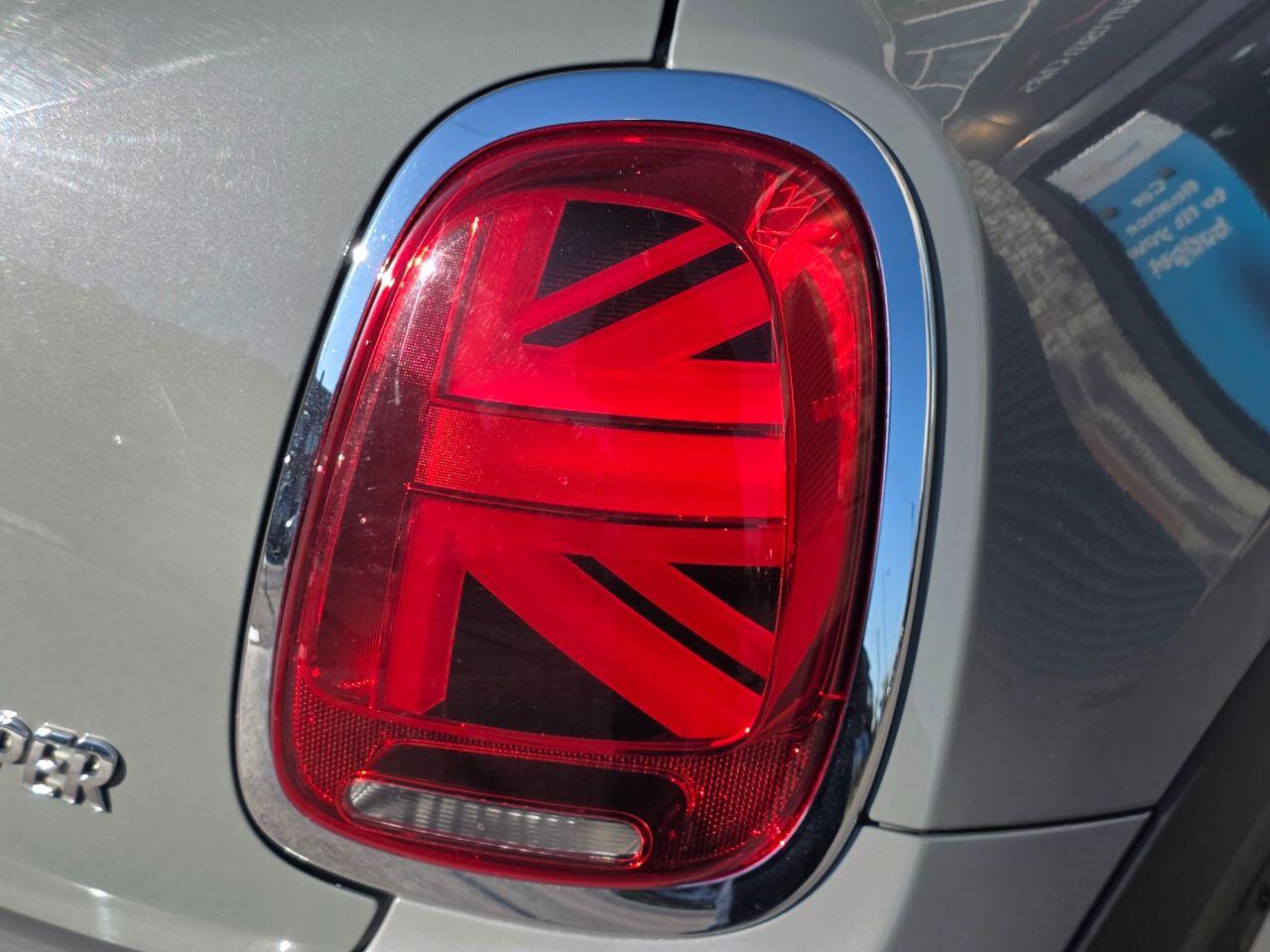 Mini Cooper view 35