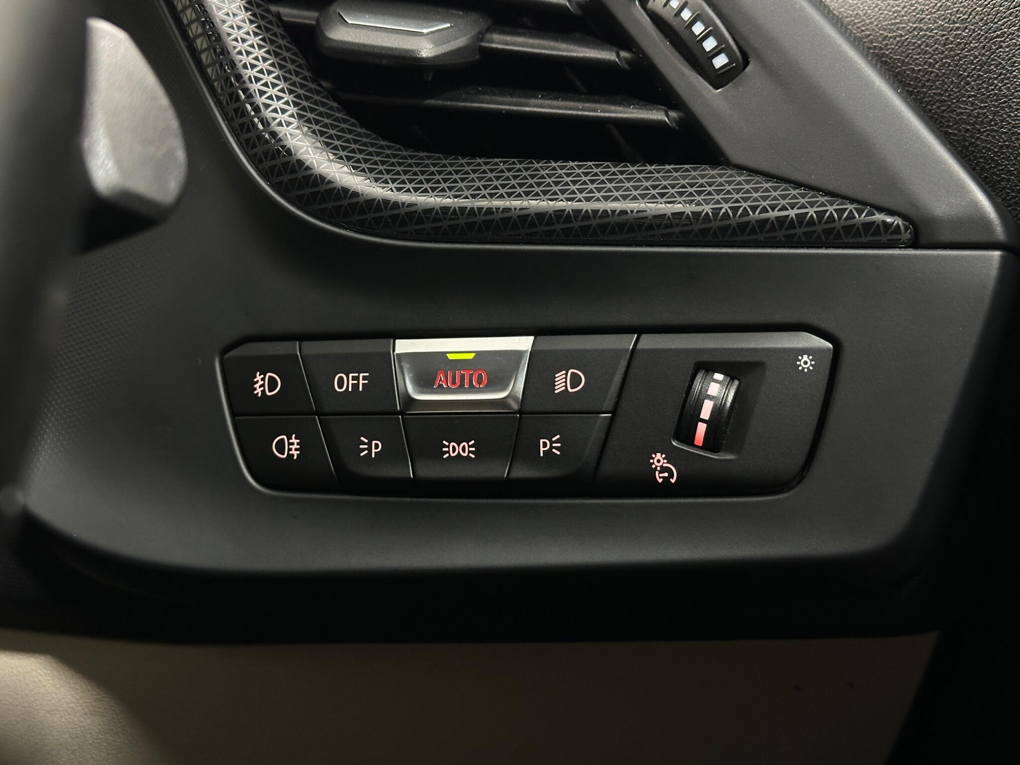 BMW 2 Series view 18