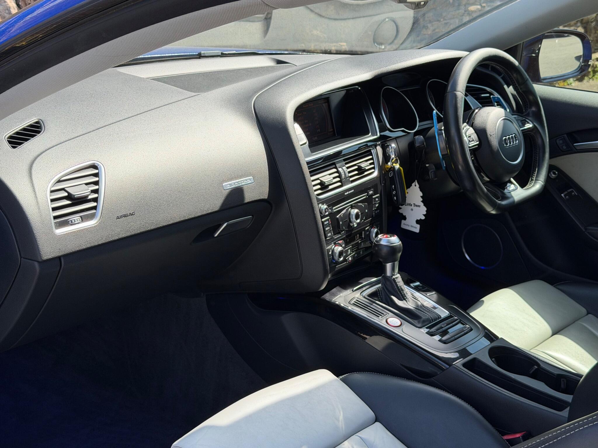 Audi S5 view 13