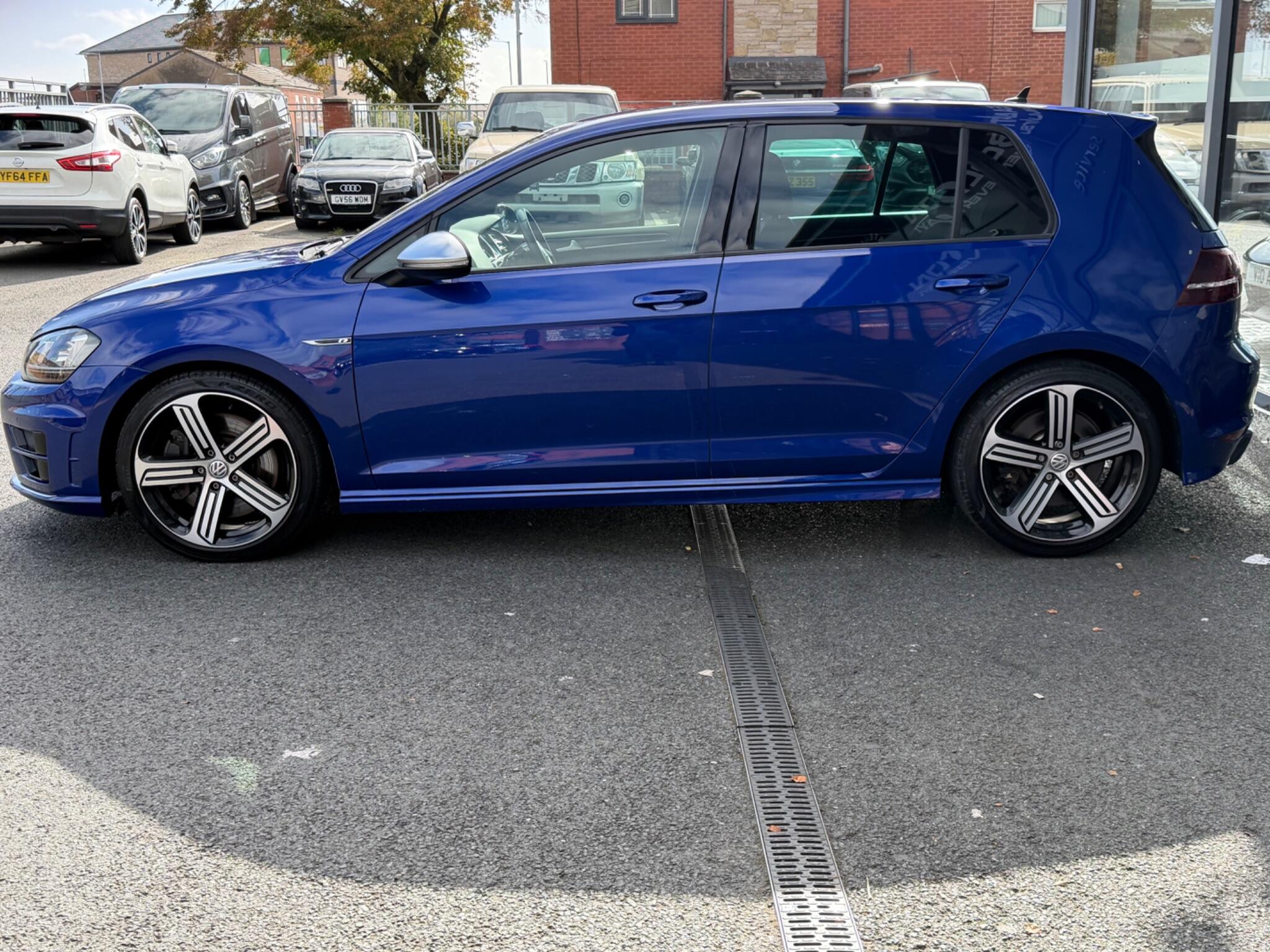 Volkswagen Golf view 5