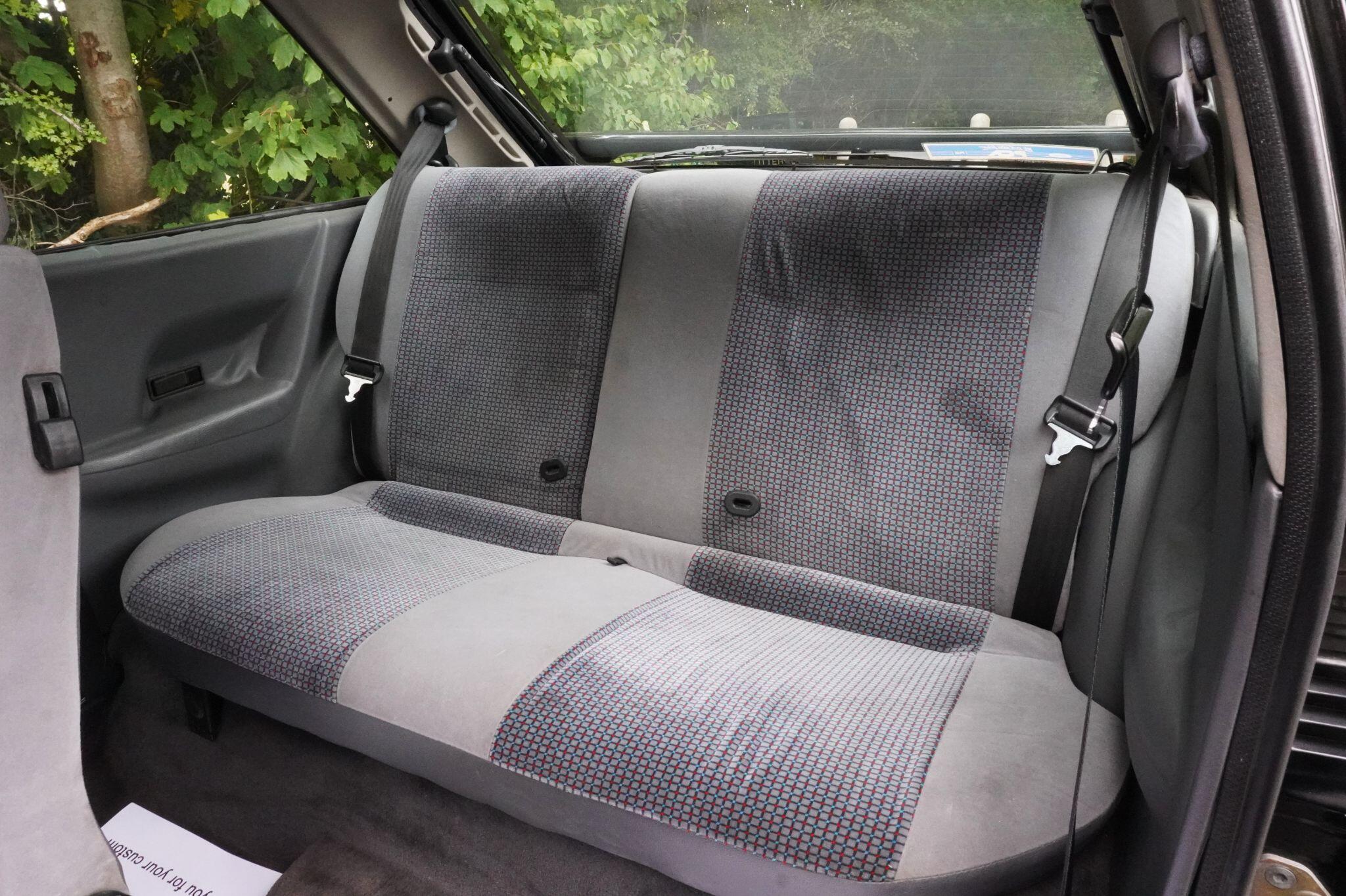 Ford Escort view 49