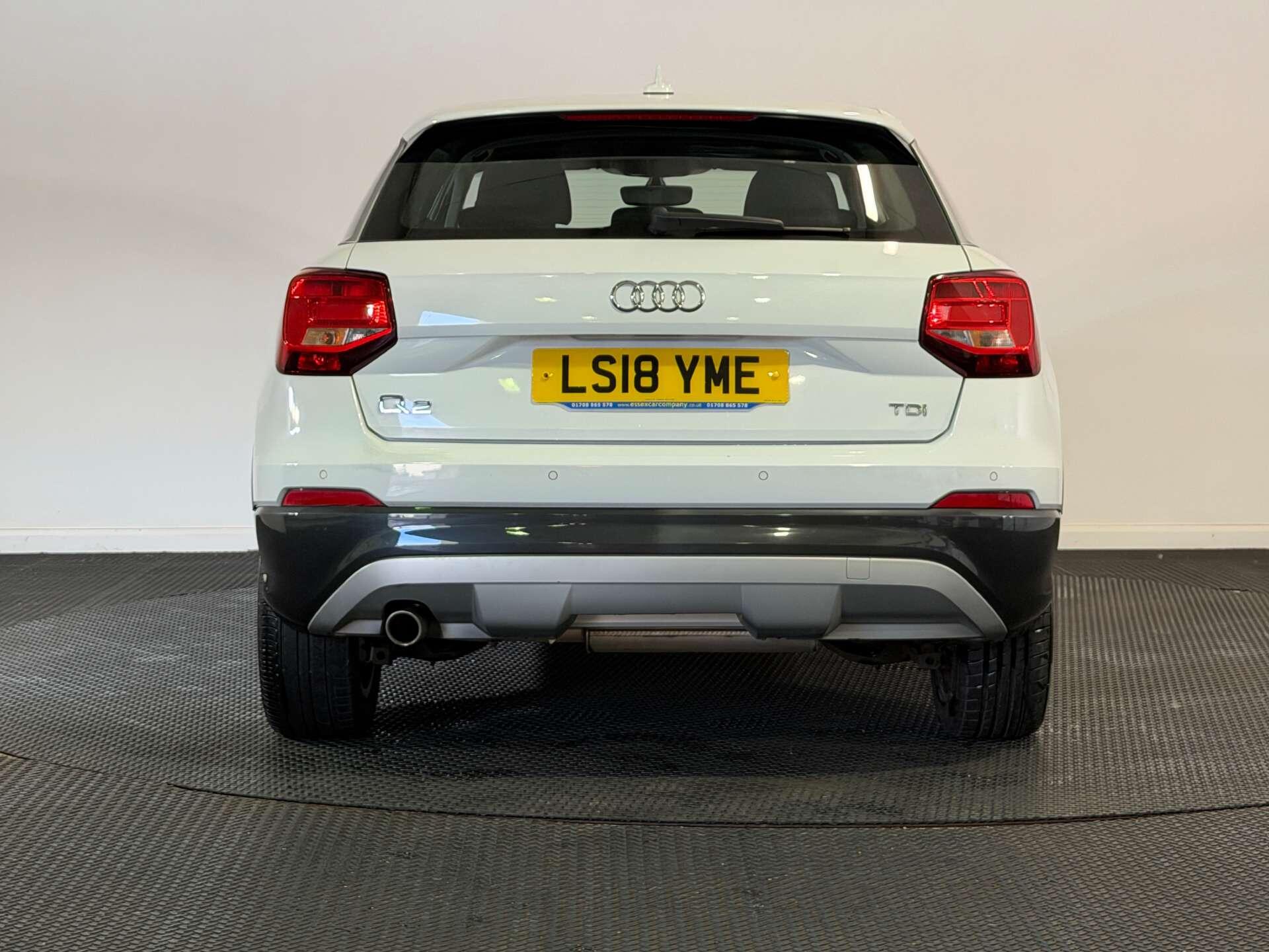 Audi Q2 view 6