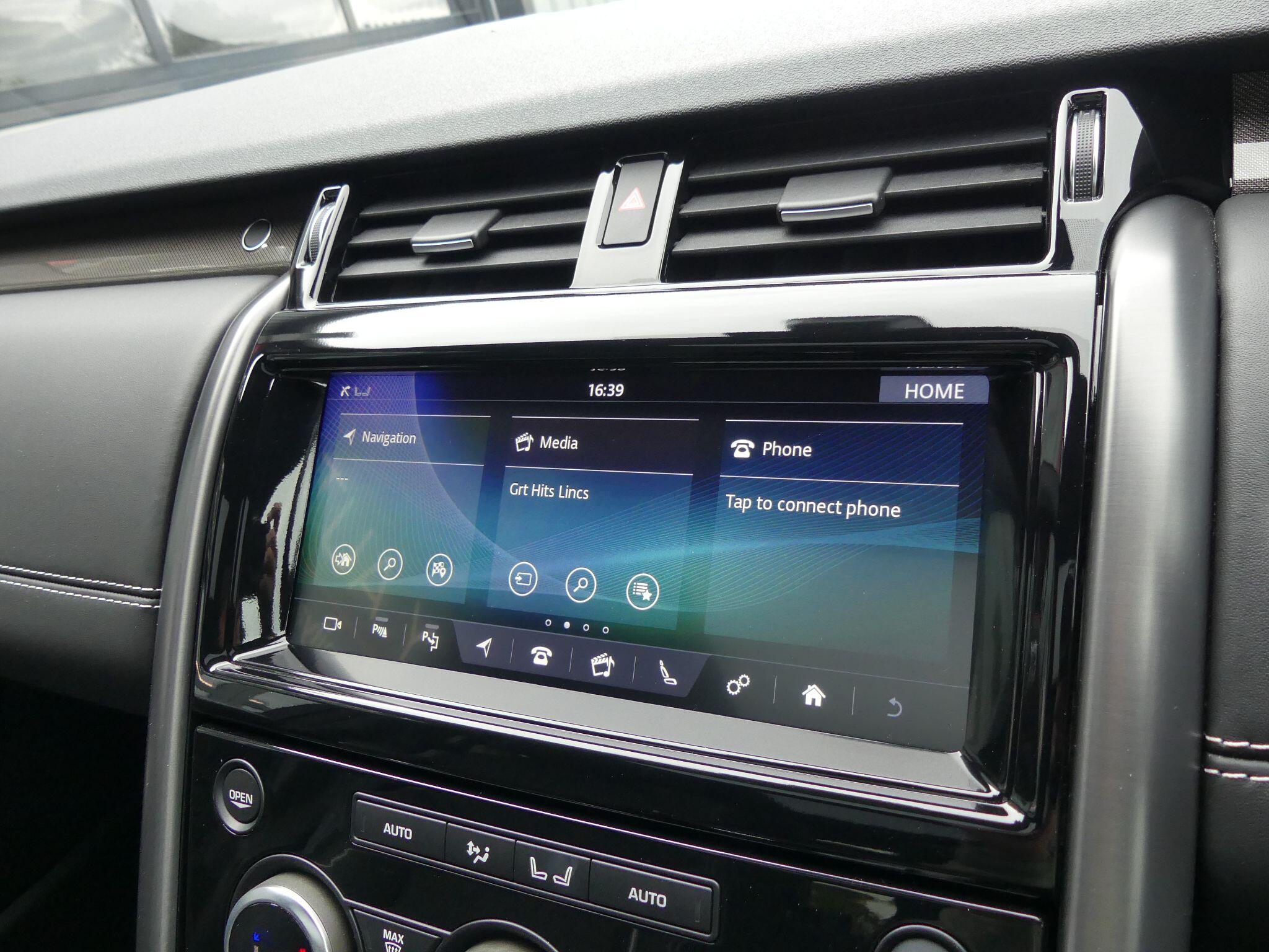 Land Rover Discovery view 18
