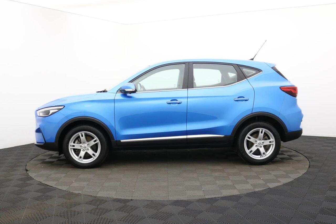 MG ZS view 8