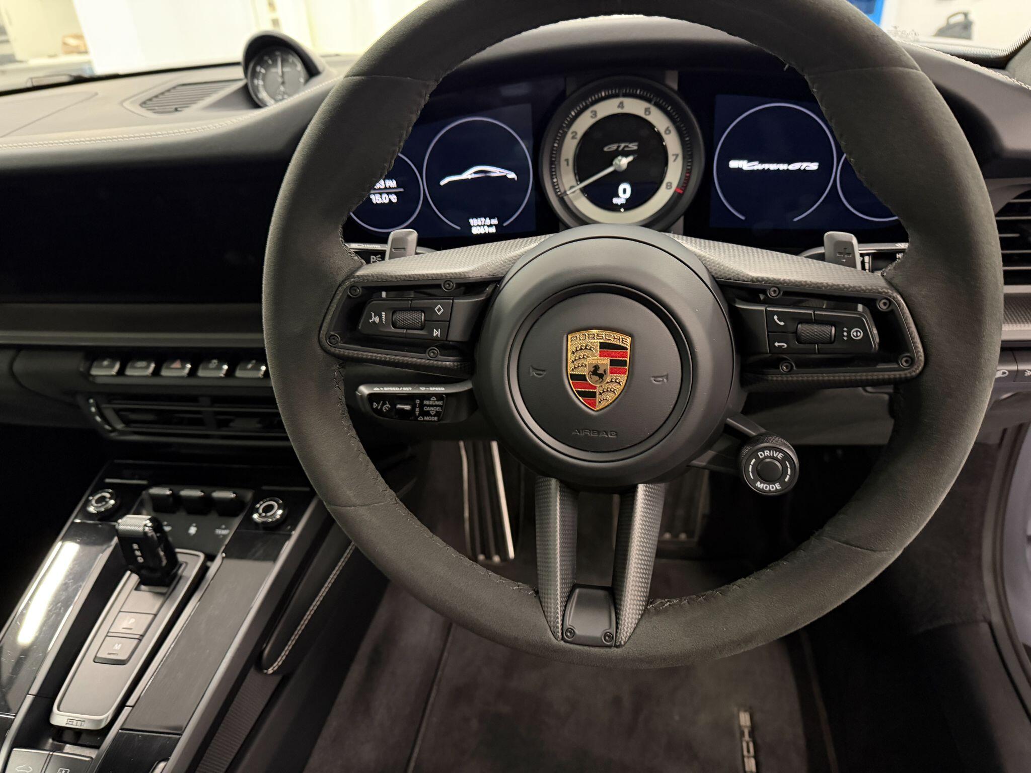 Porsche 911 view 33