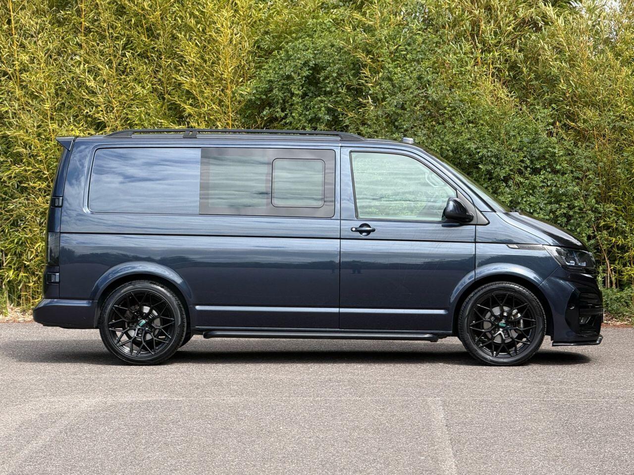 Volkswagen Transporter view 3