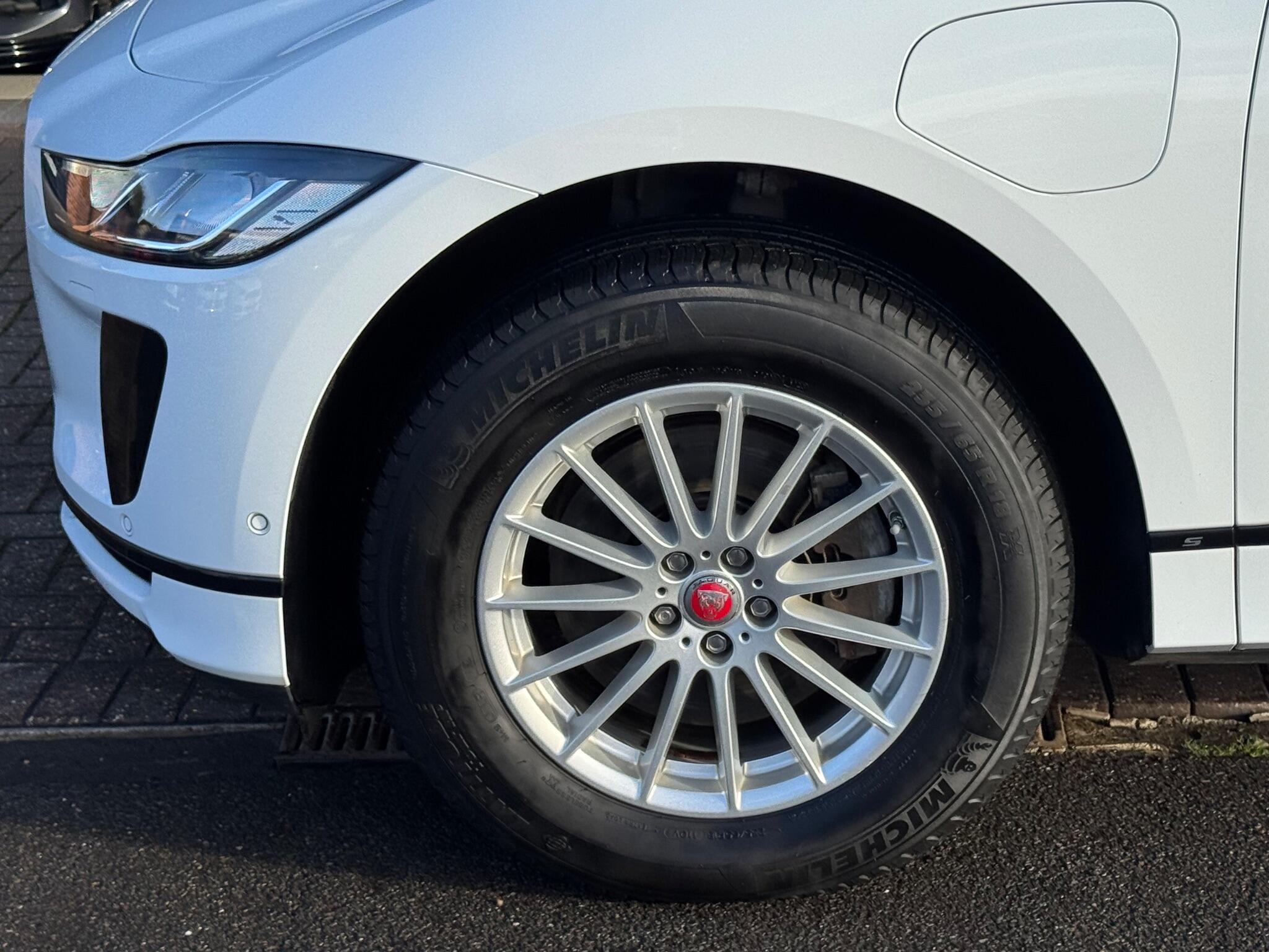 Jaguar I-Pace view 20