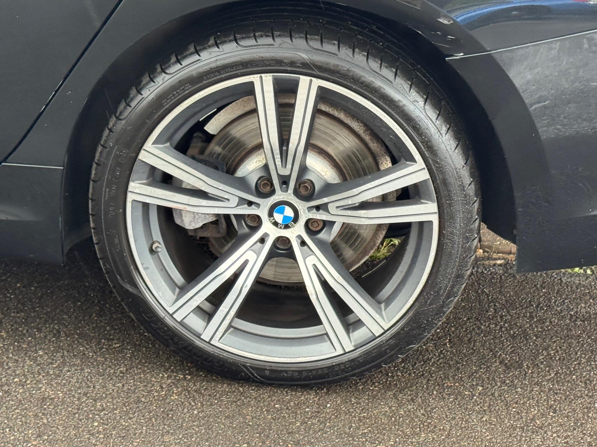 BMW 3 Series view 44