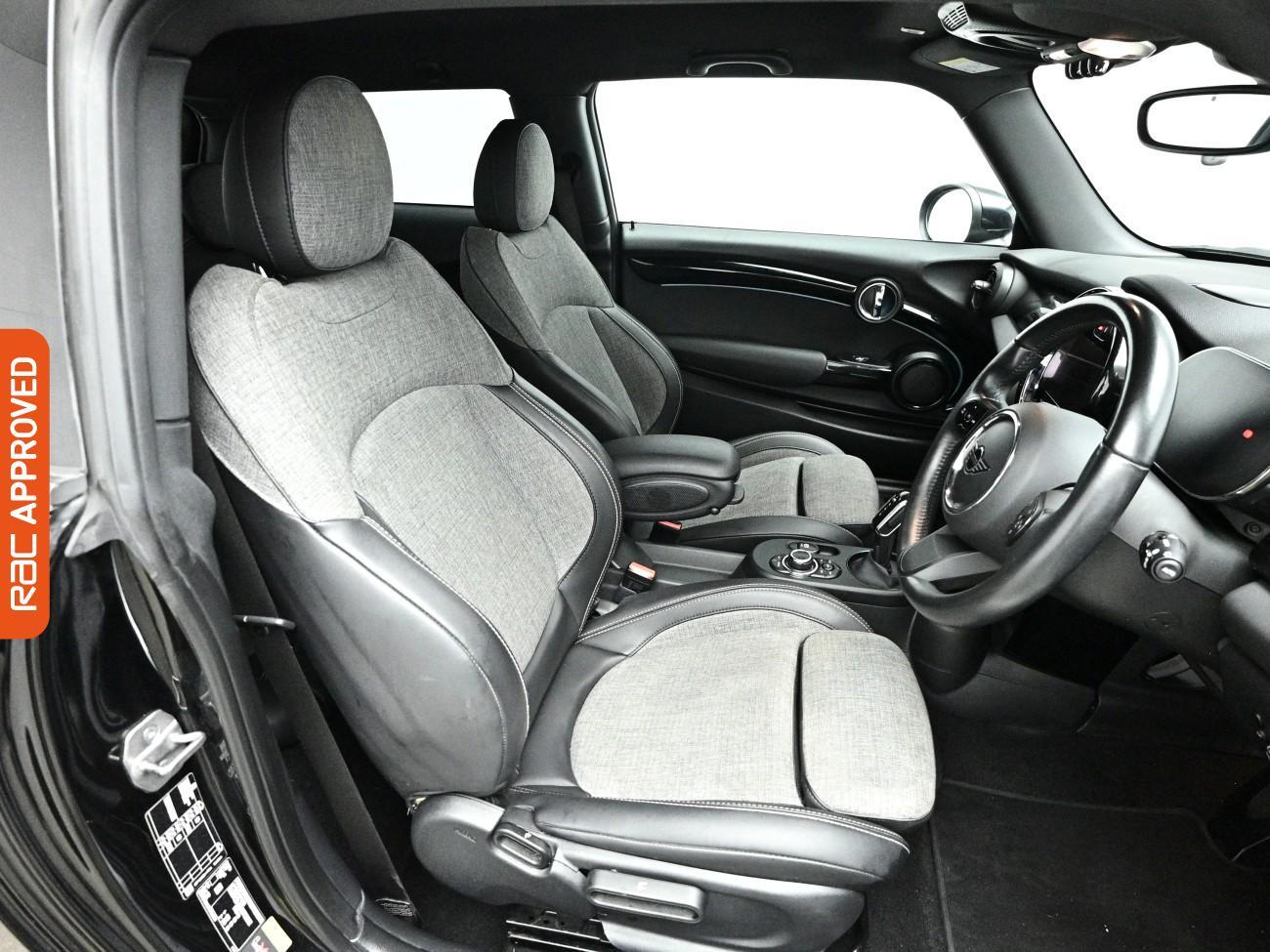 Mini Hatch view 13
