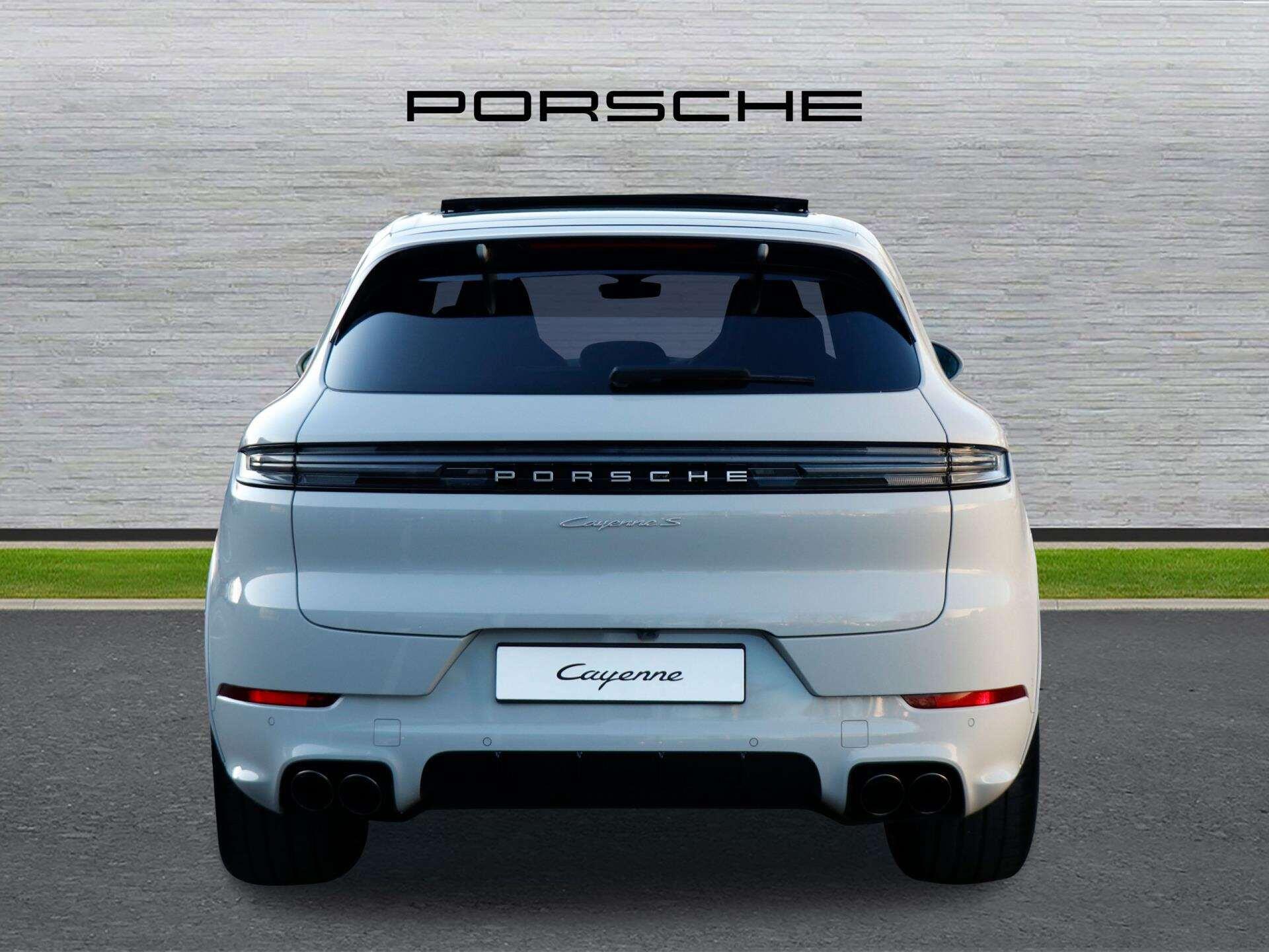 Porsche Cayenne view 4