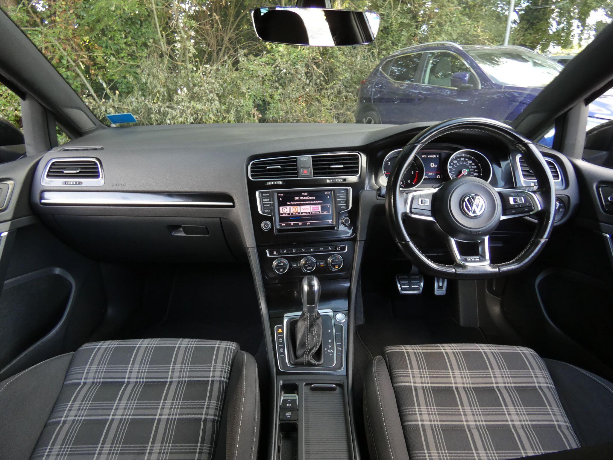 Volkswagen Golf view 18