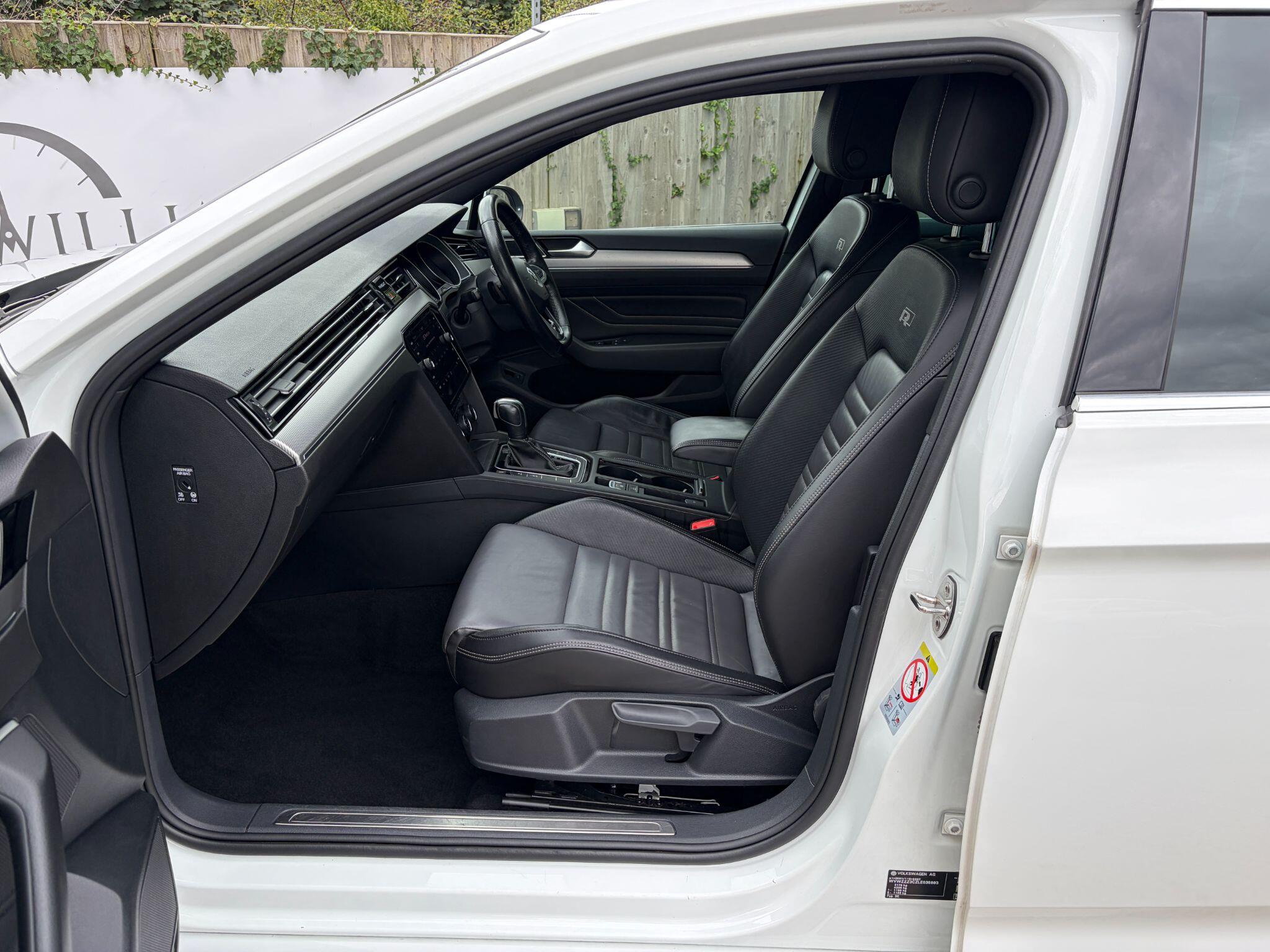 Volkswagen Passat view 31