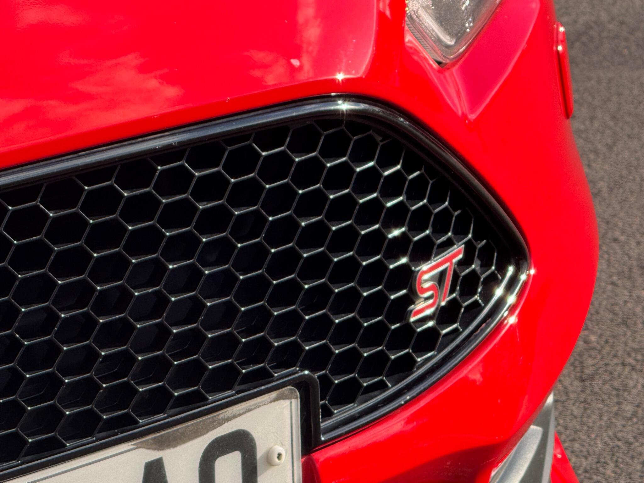 Ford Focus view 34
