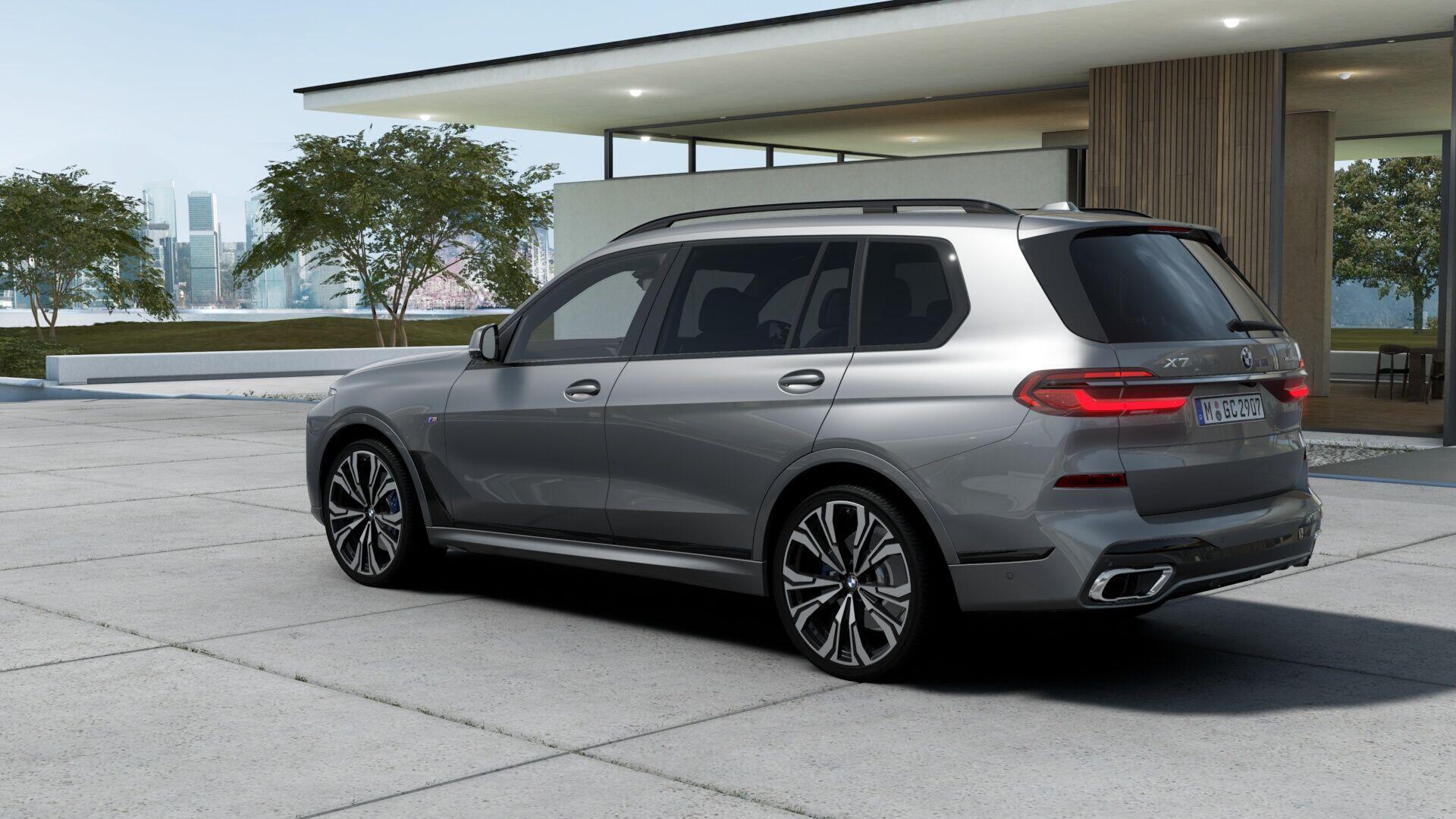 BMW X7 view 3