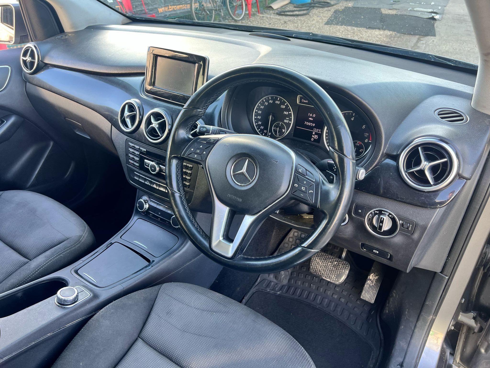 Mercedes-Benz B-Class view 24