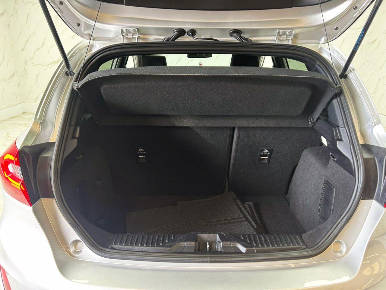 Ford Fiesta view 23