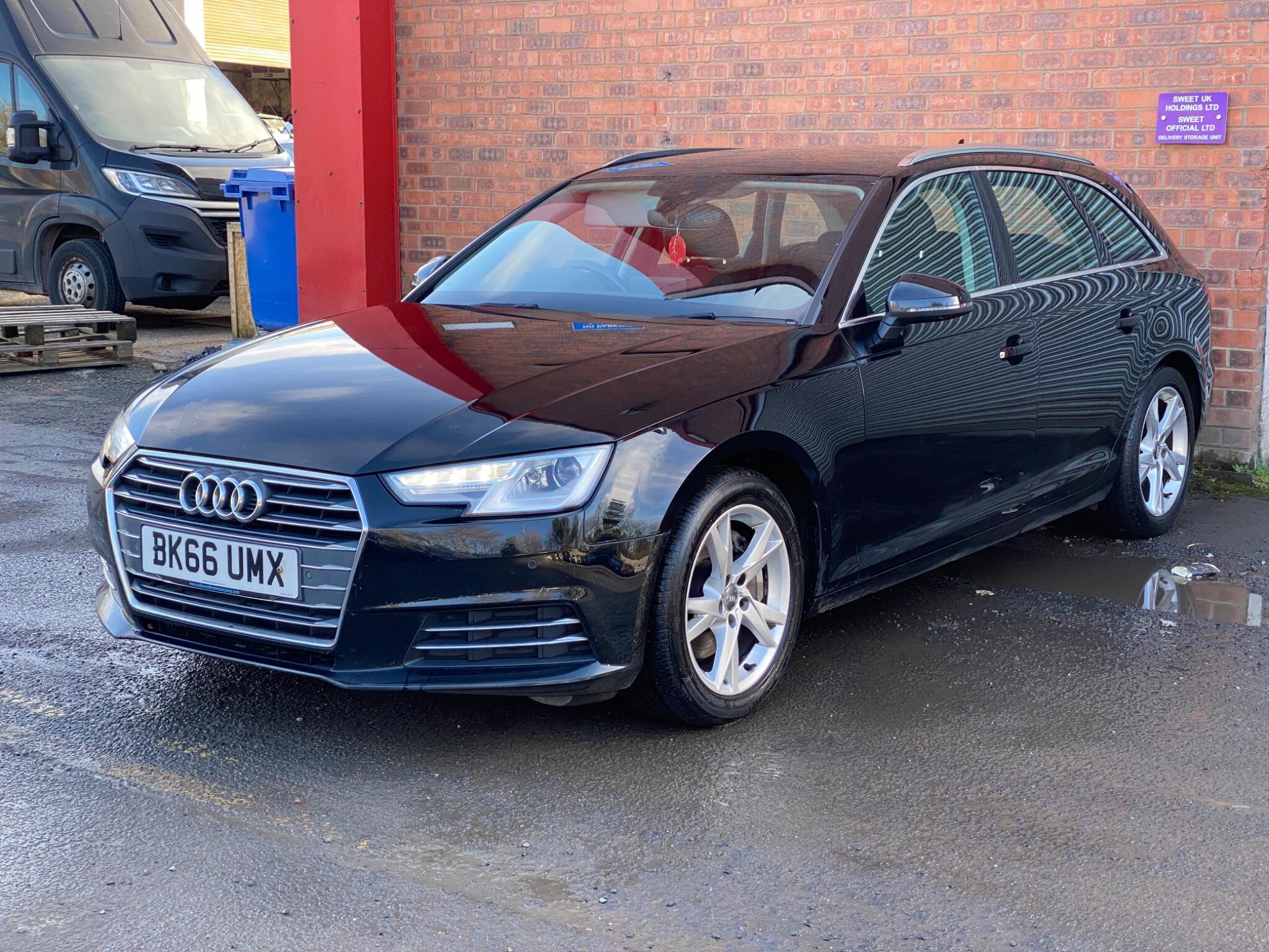 Audi A4 view 11
