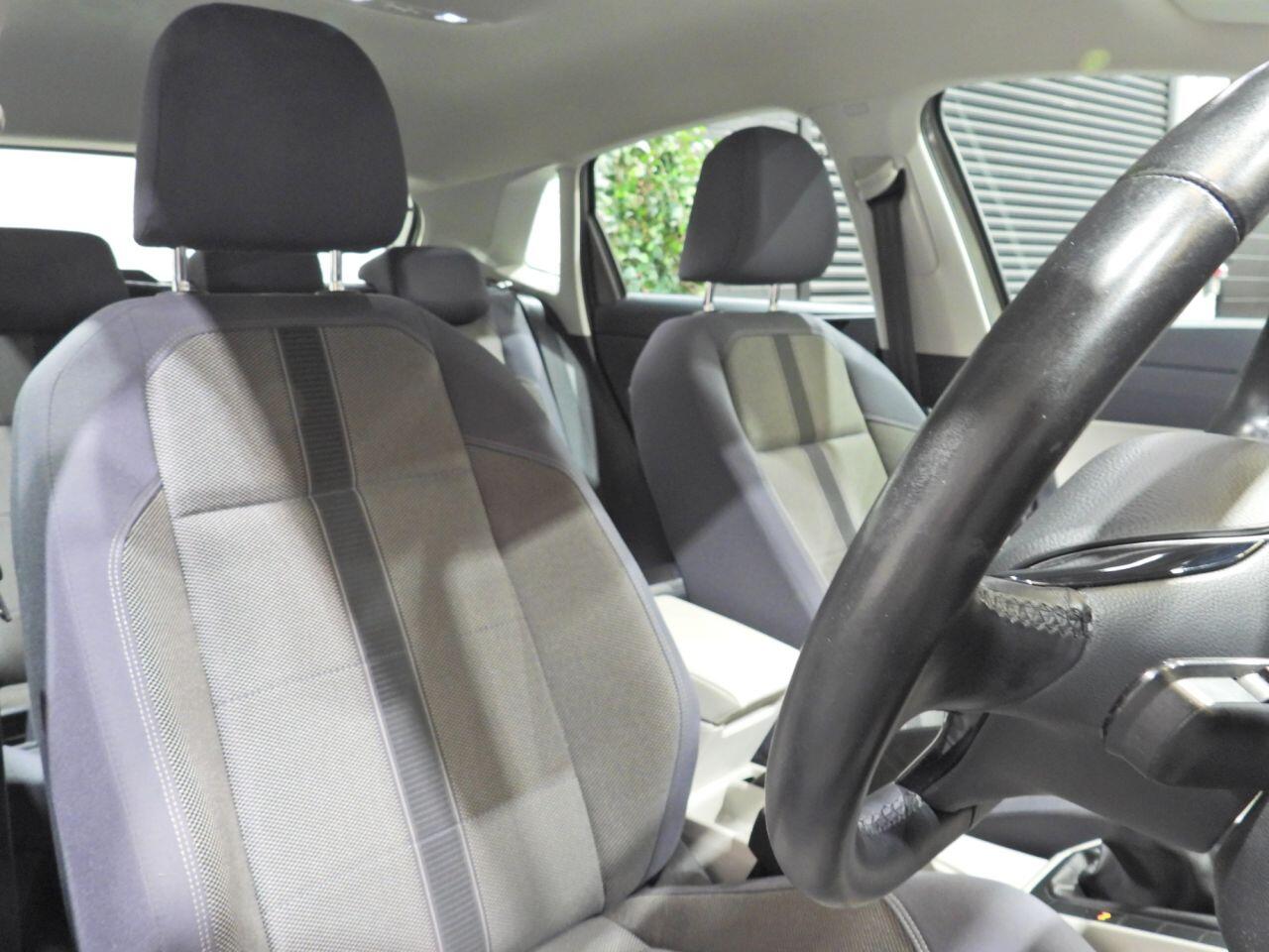 Volkswagen Polo view 30