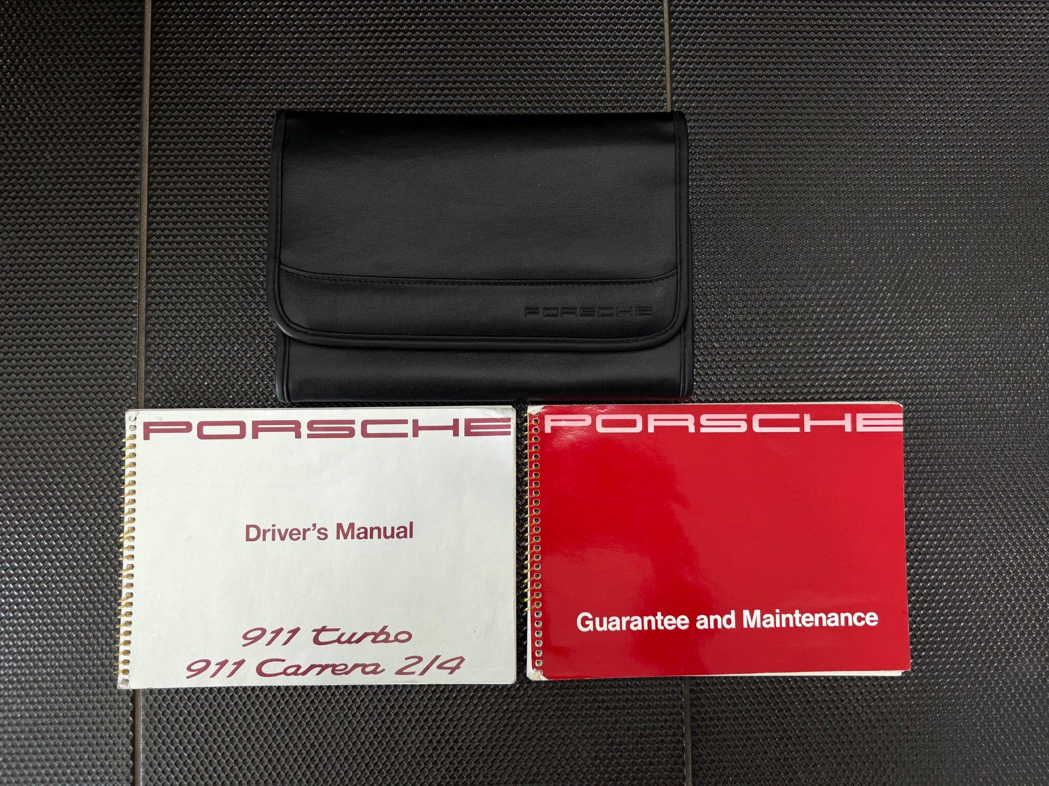 Porsche 911 view 23
