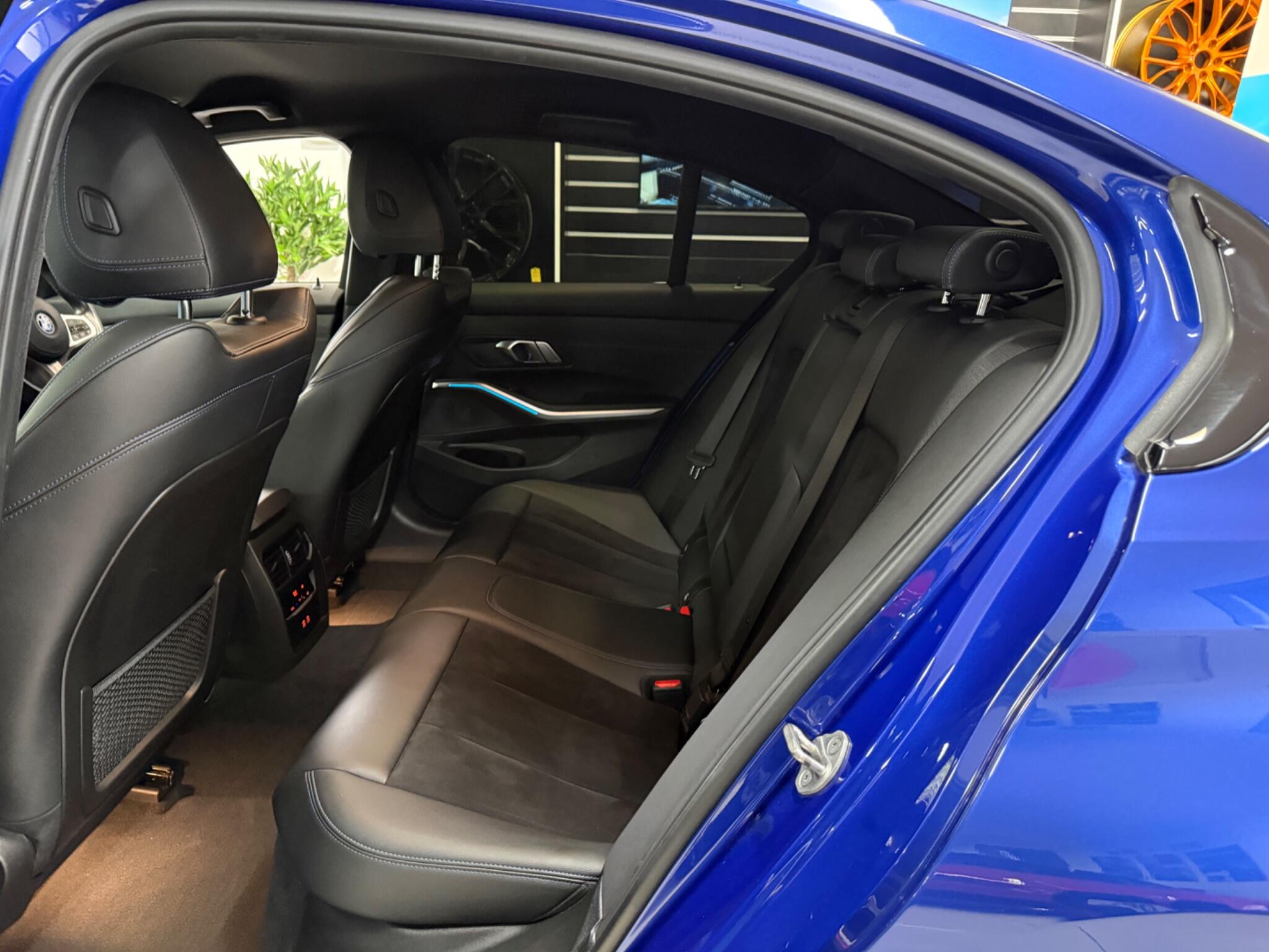 BMW 3 Series view 34